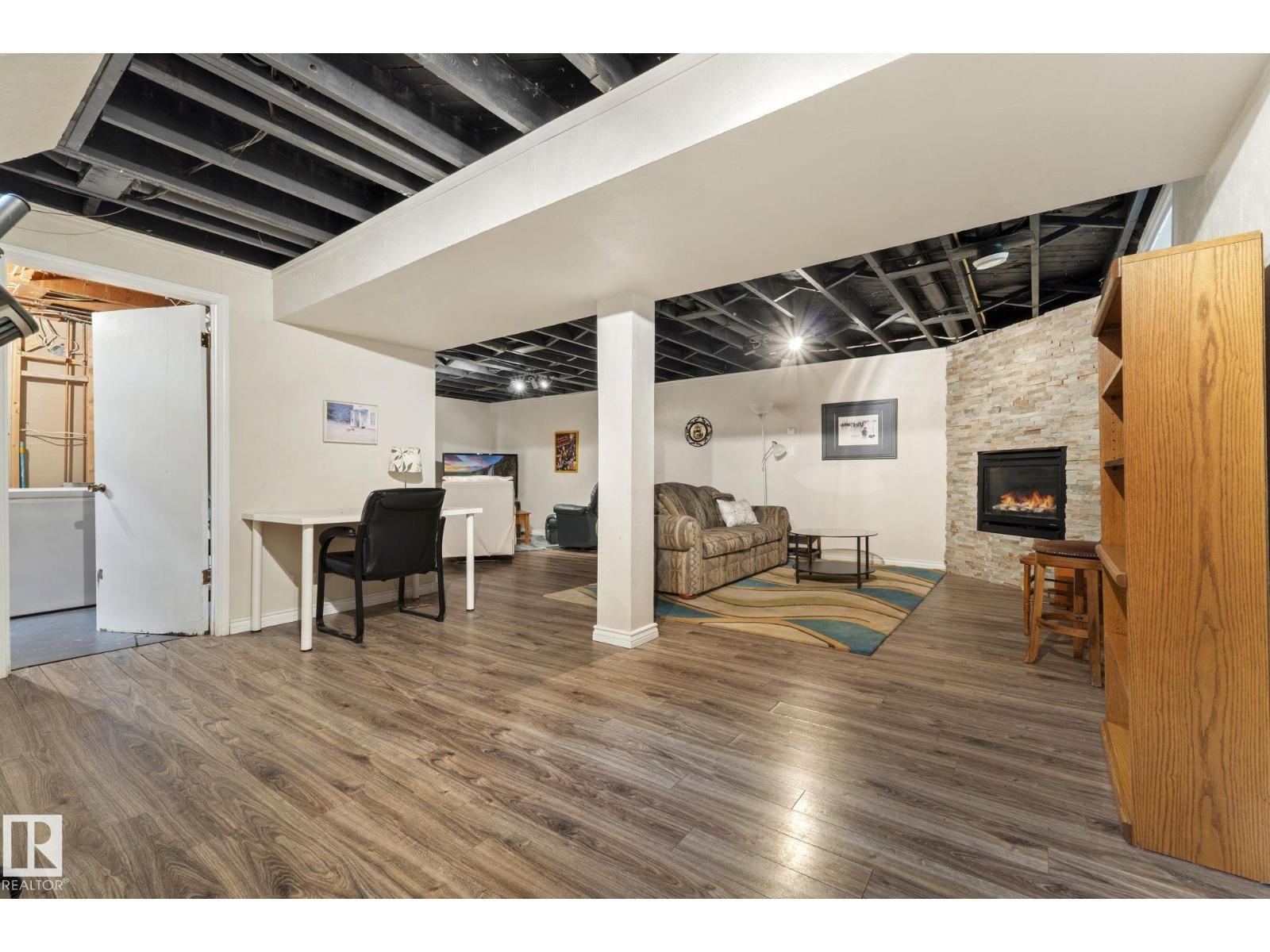 13411 105 ST NW - 29