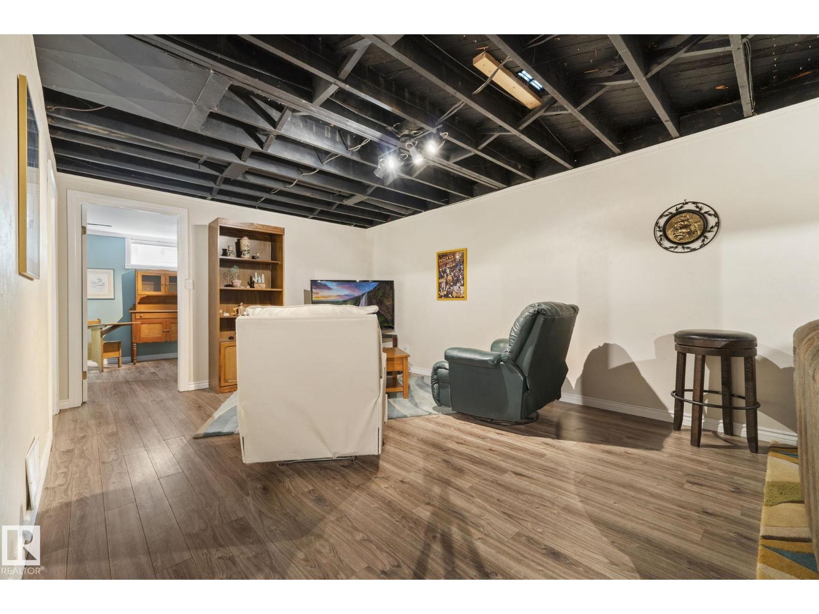 13411 105 ST NW - 34