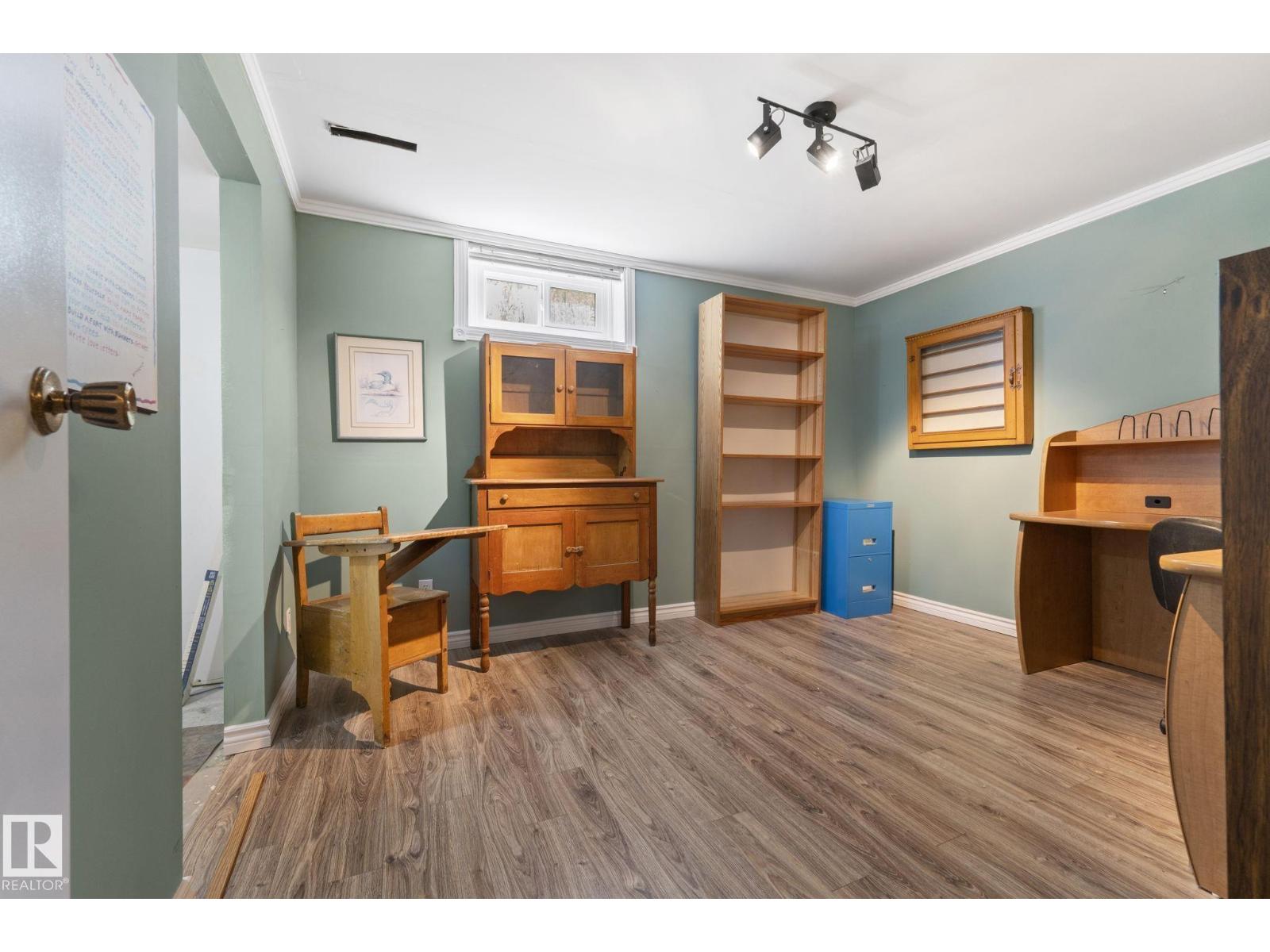13411 105 ST NW - 41