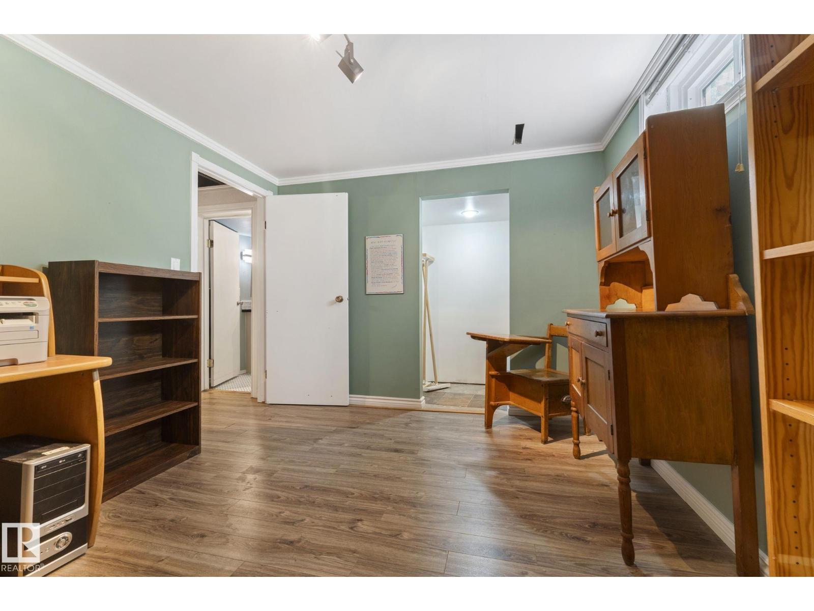 13411 105 ST NW - 43