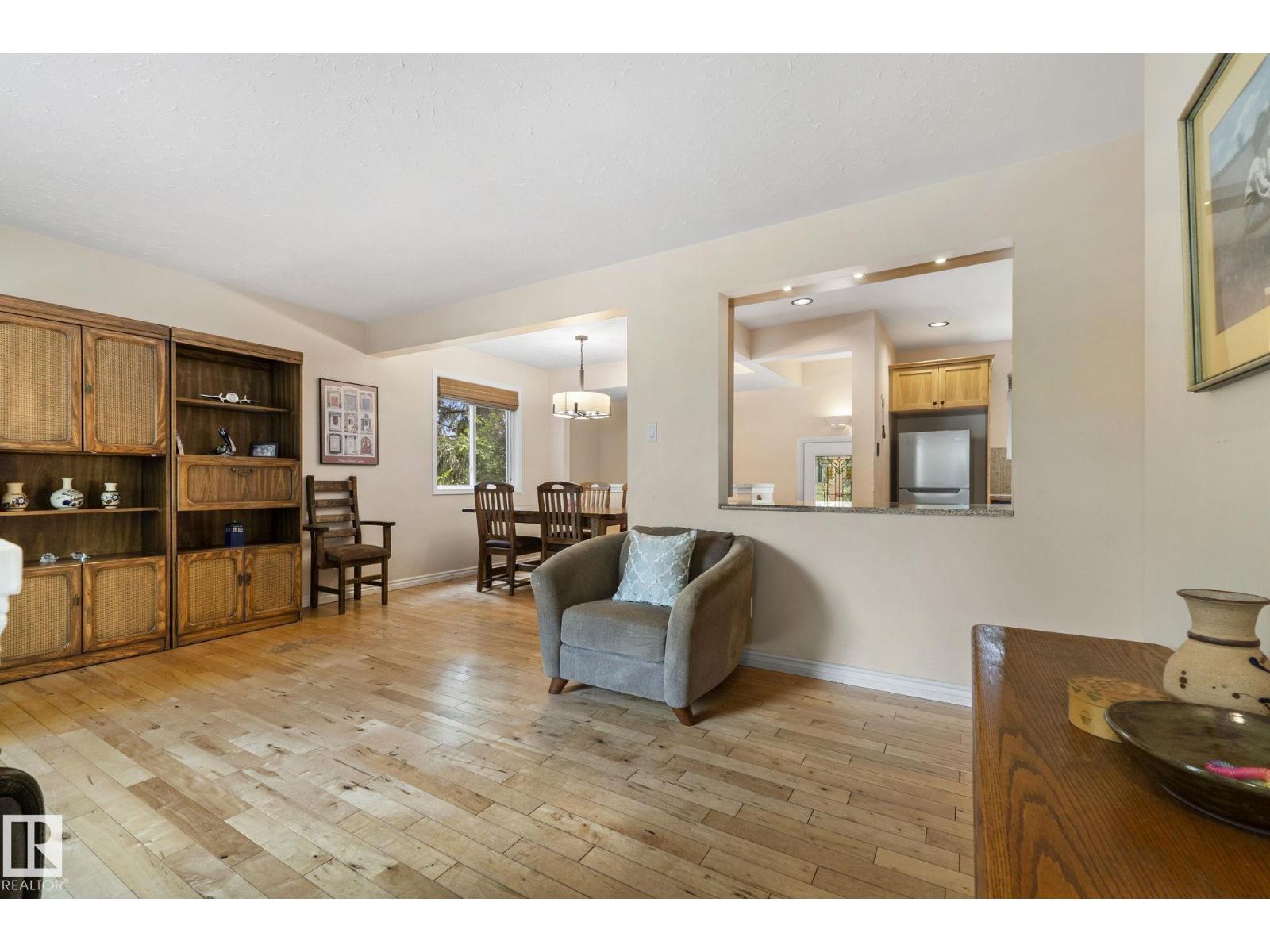 13411 105 ST NW - 6