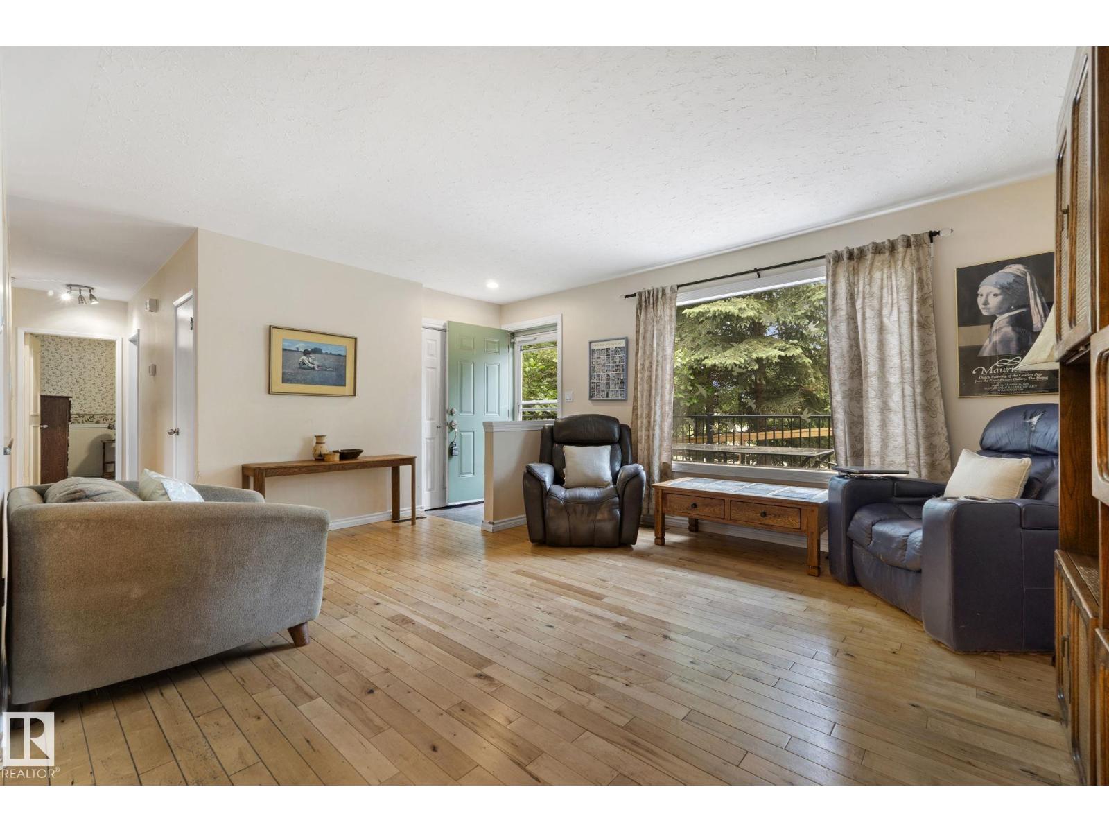 13411 105 ST NW - 9