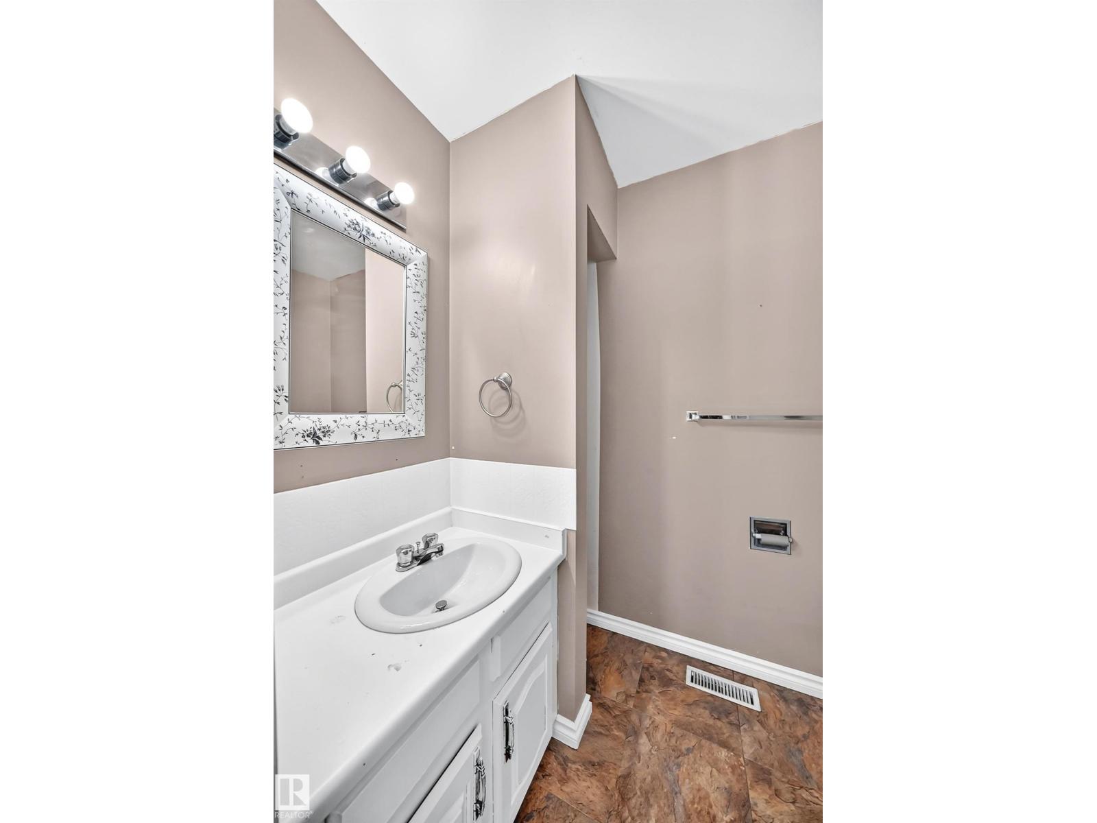 1103 56 ST NW — photo 21