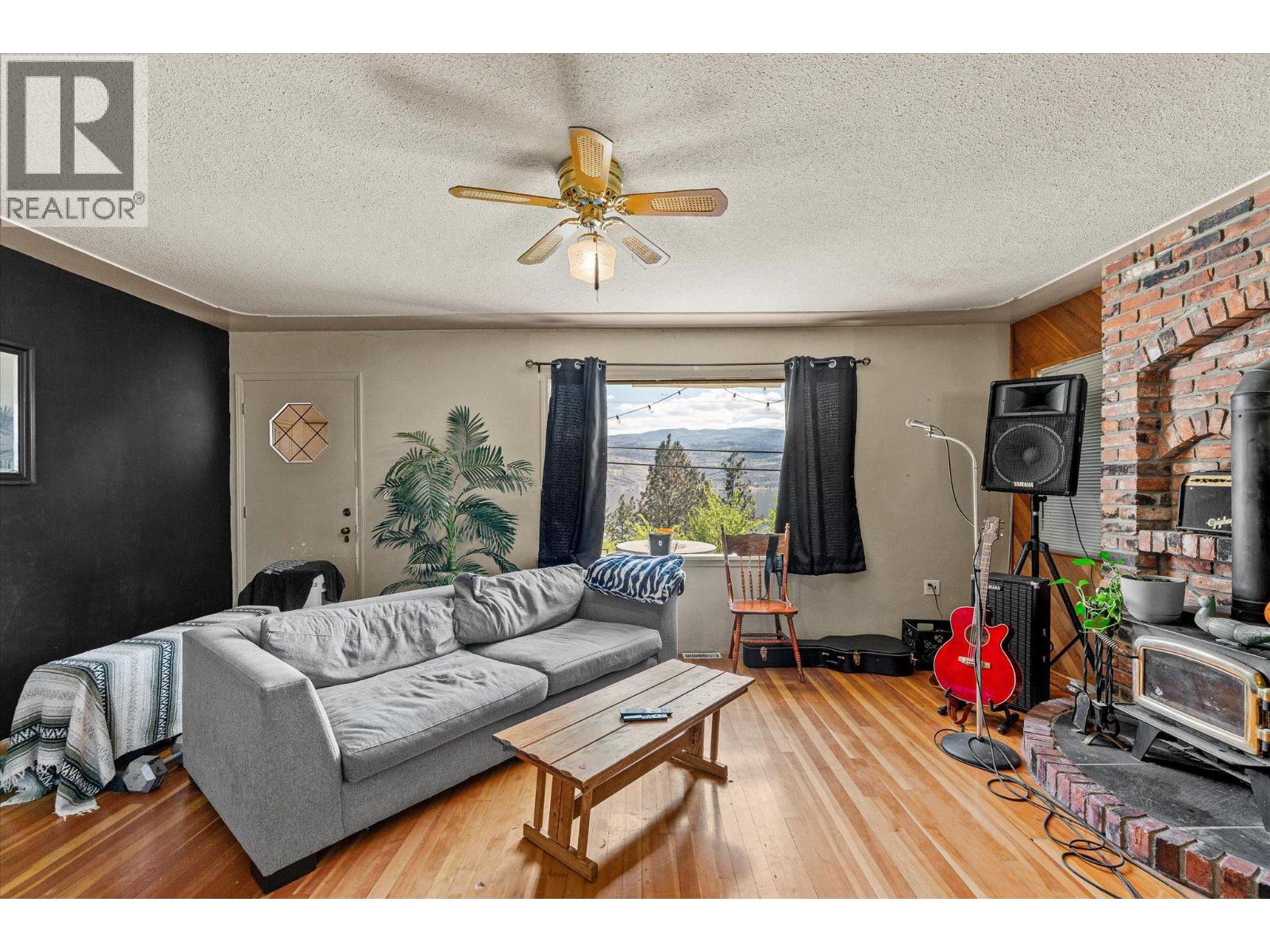 6488 Renfrew Road - 8