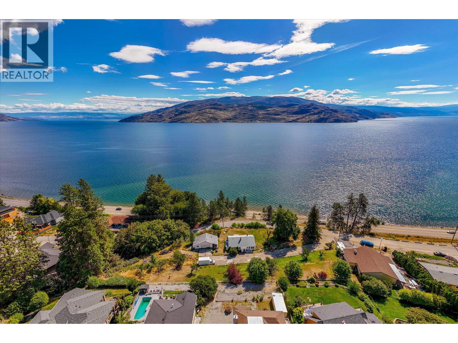 6488 Renfrew Road - 35