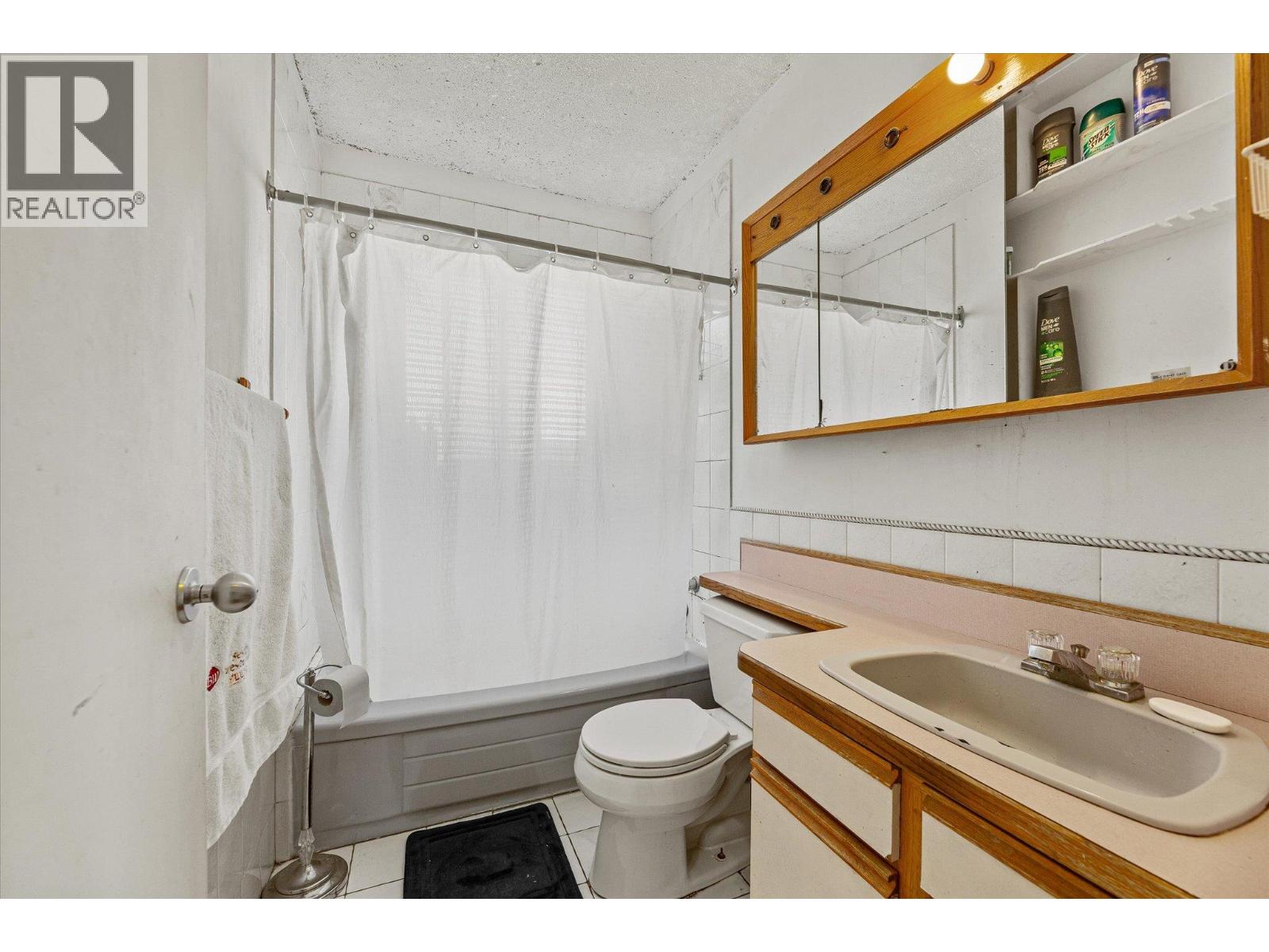 6488 Renfrew Road - 14