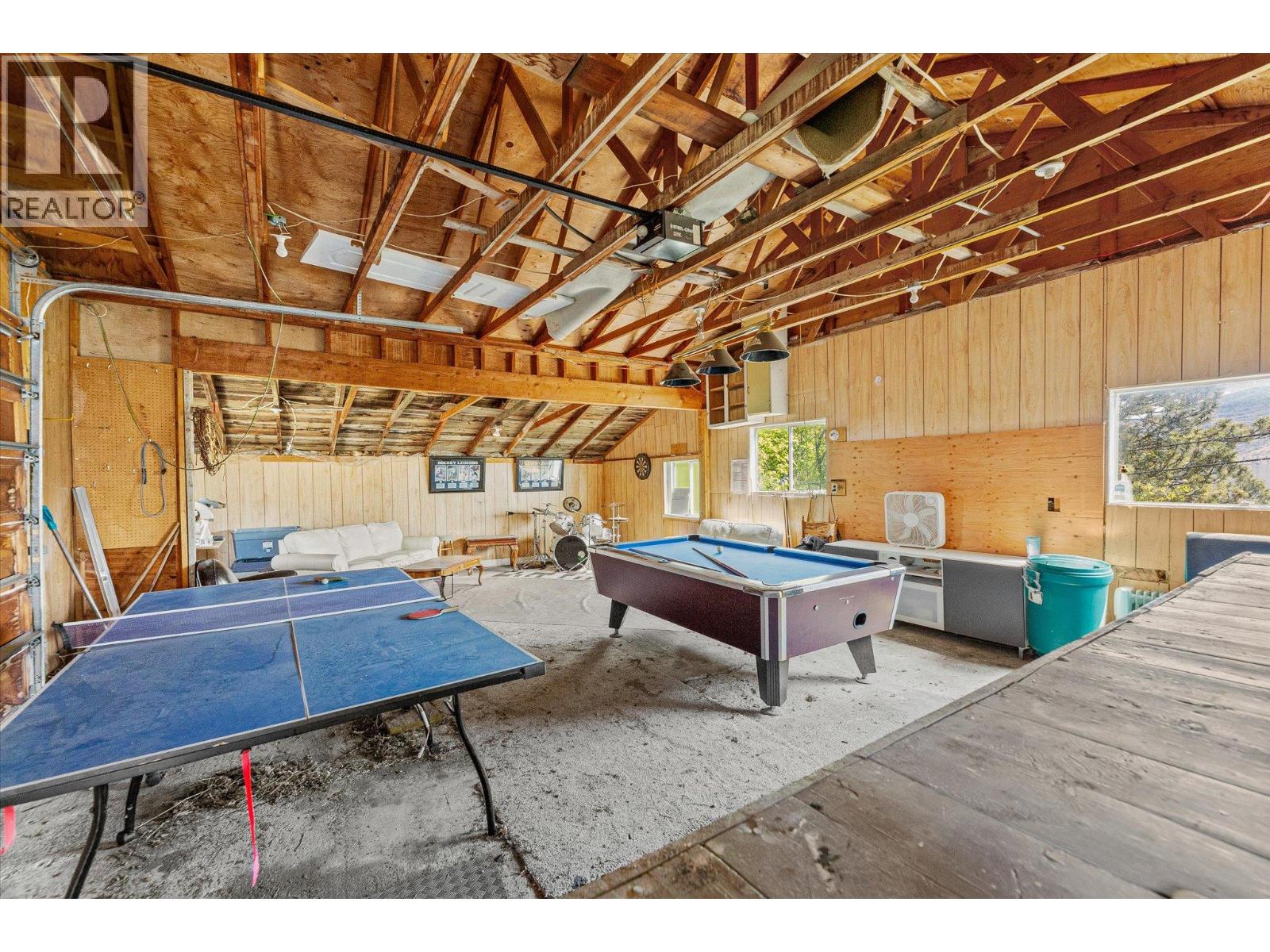 6488 Renfrew Road - 22
