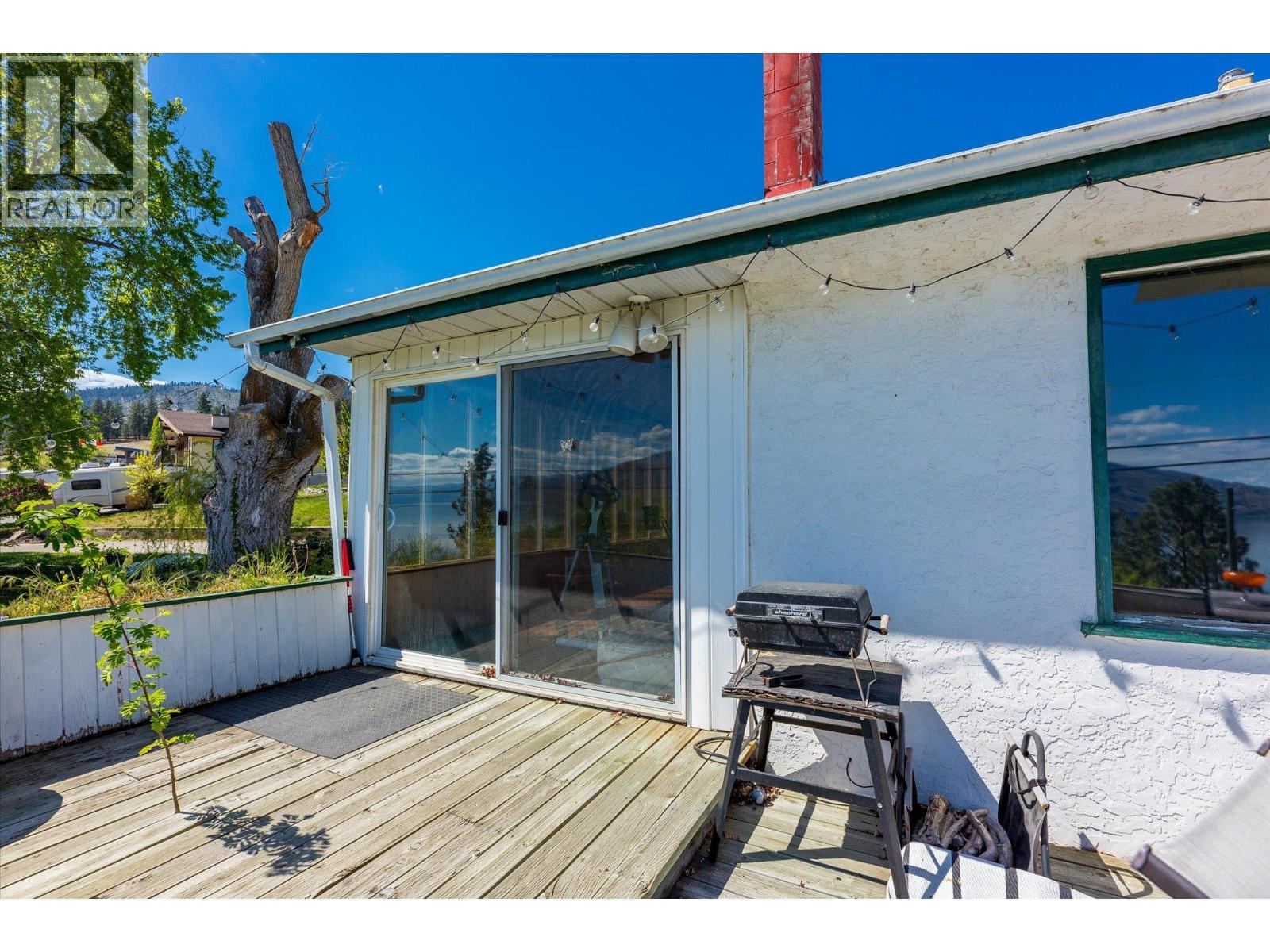 6488 Renfrew Road - 28