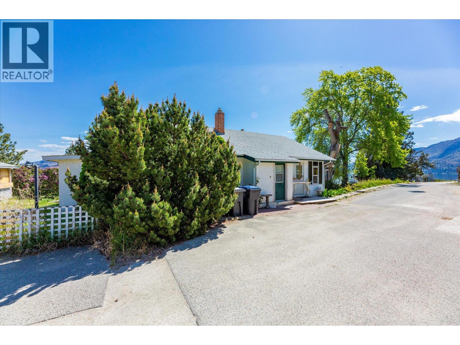6488 Renfrew Road - 3