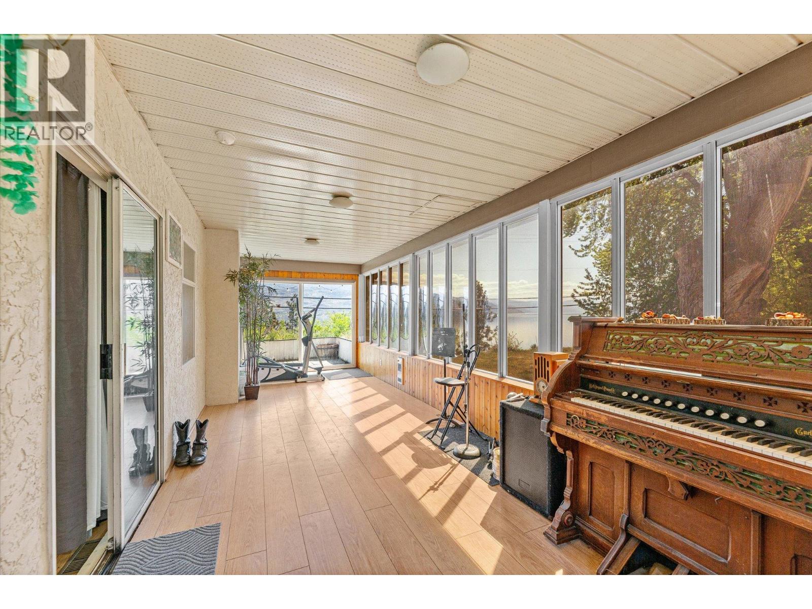 6488 Renfrew Road - 4