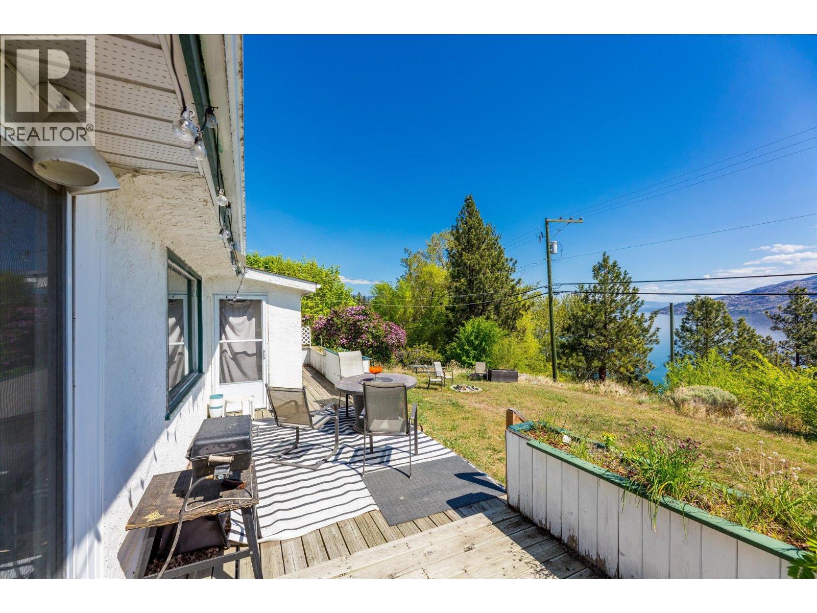 6488 Renfrew Road - 29