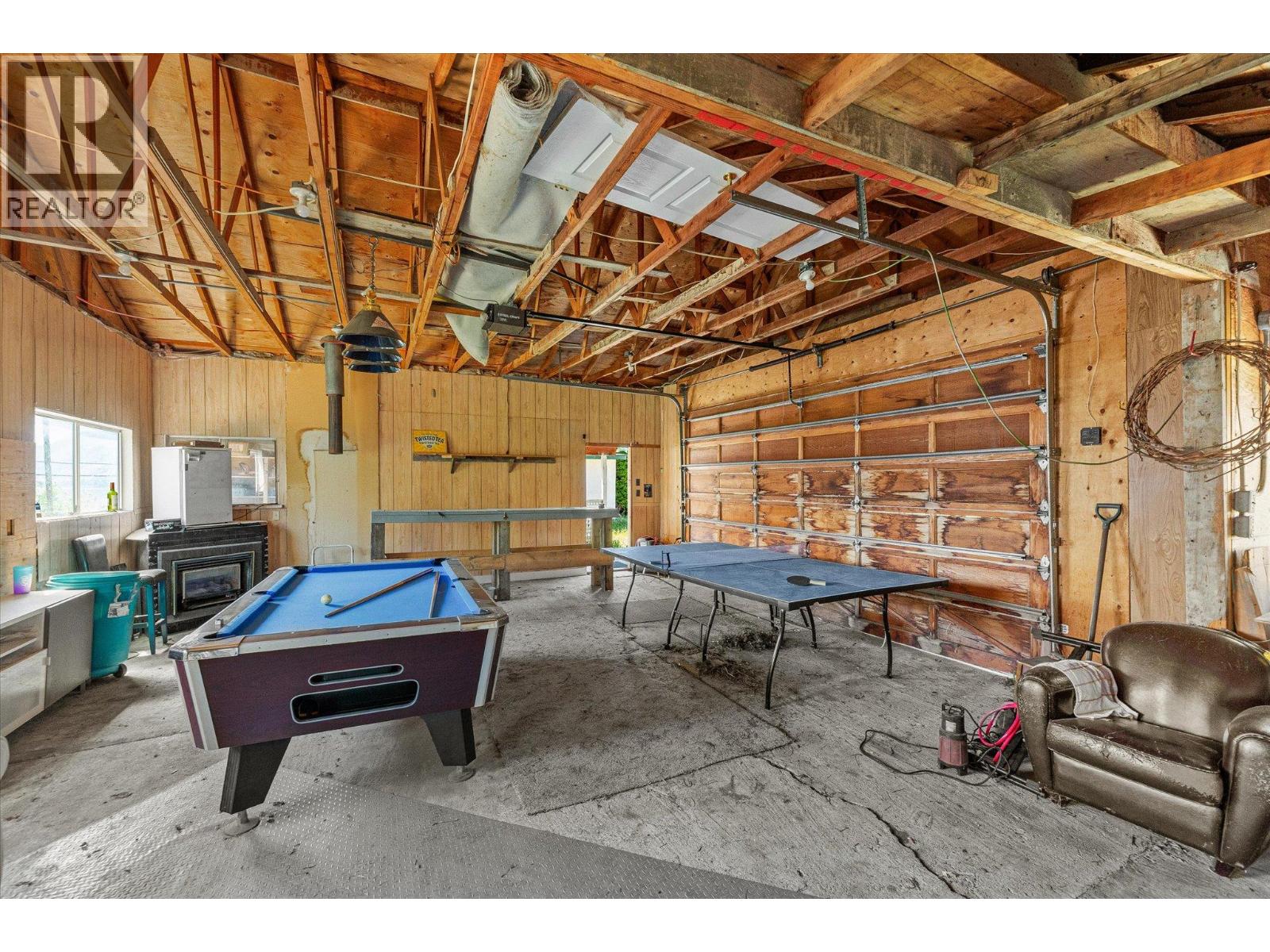 6488 Renfrew Road - 23