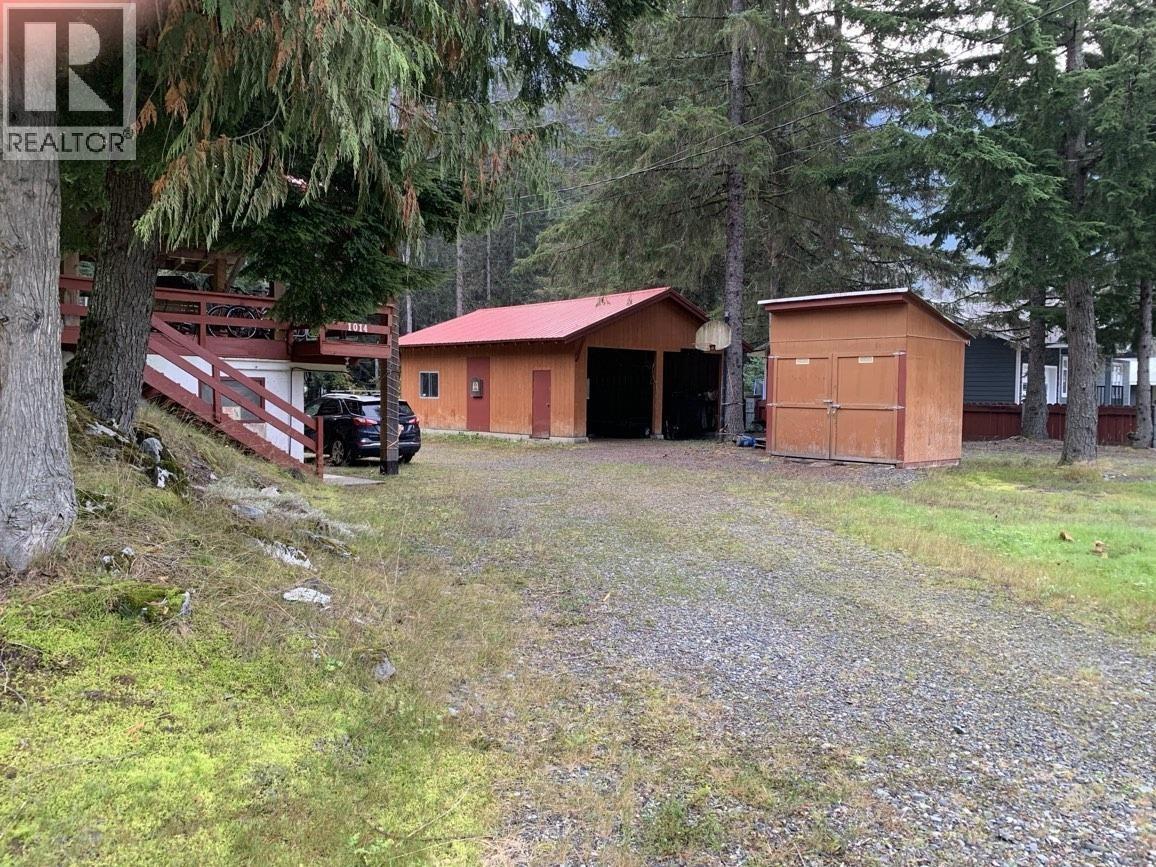1014 RAILWAY STREET - 5