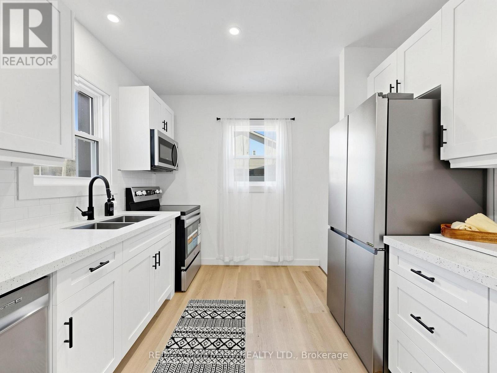 19 LUDLOW STREET - 16