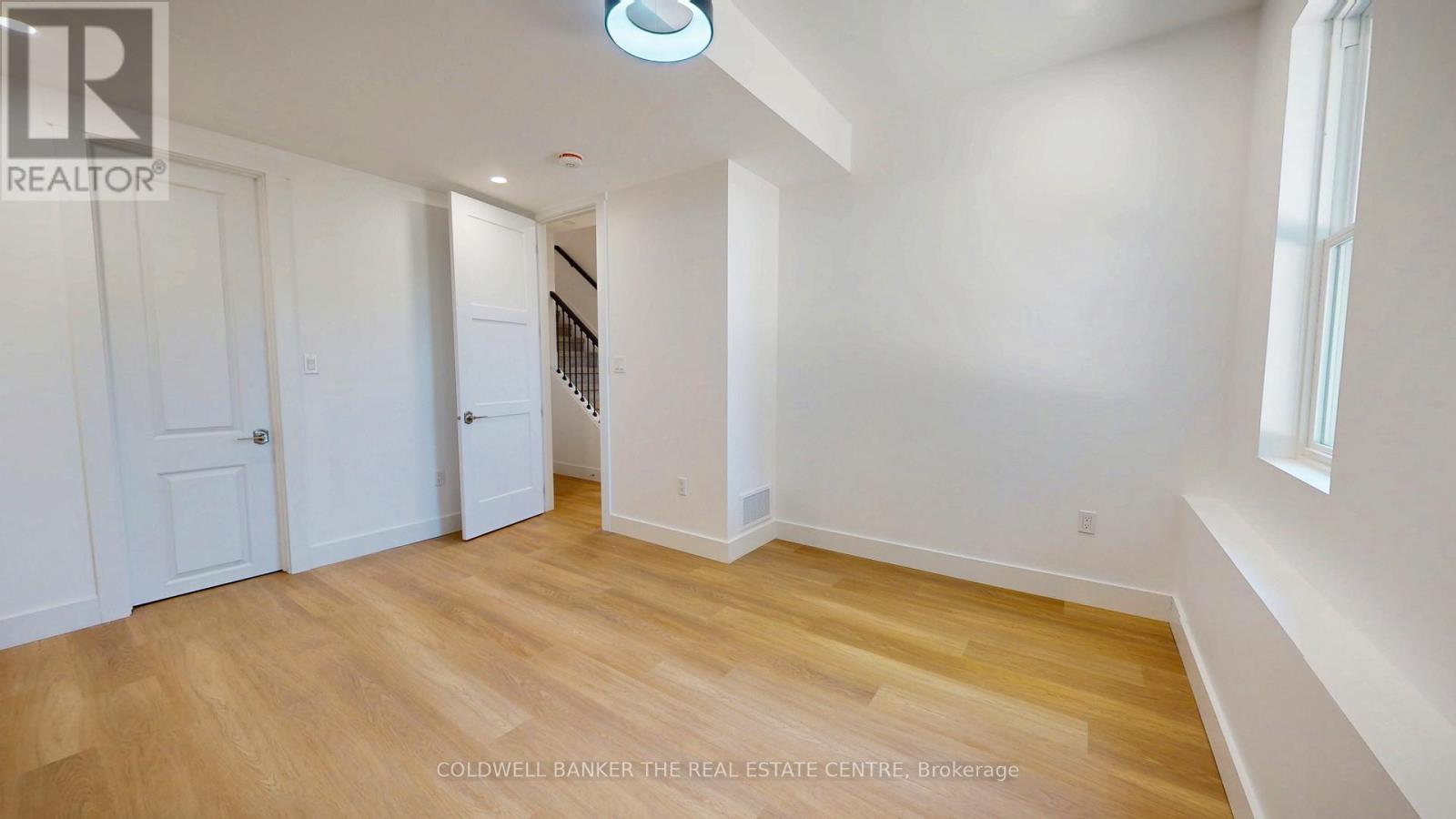 60 GRAY STREET - 16
