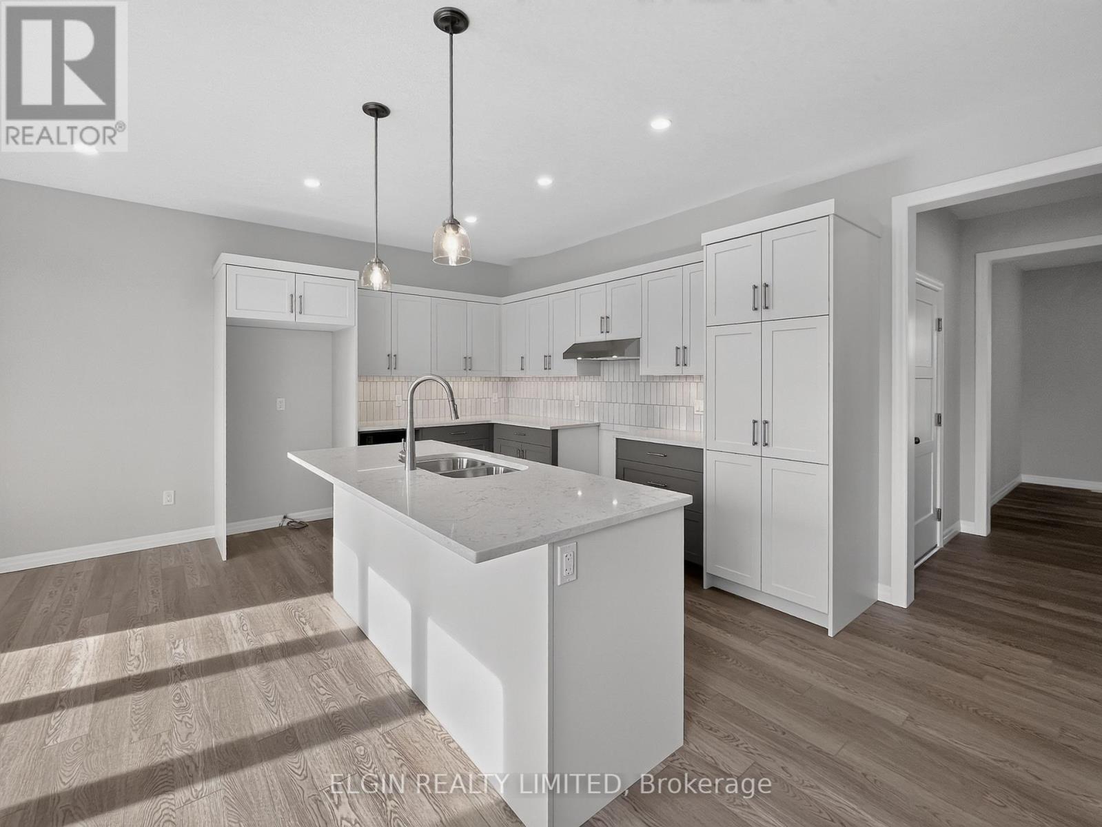 10 HORIZON COURT - 15