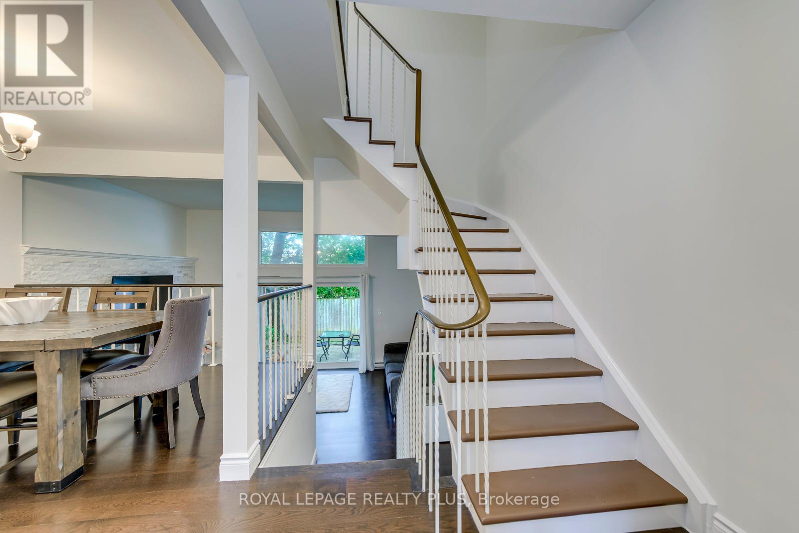 #1 640 RATHBURN ROAD E - 18