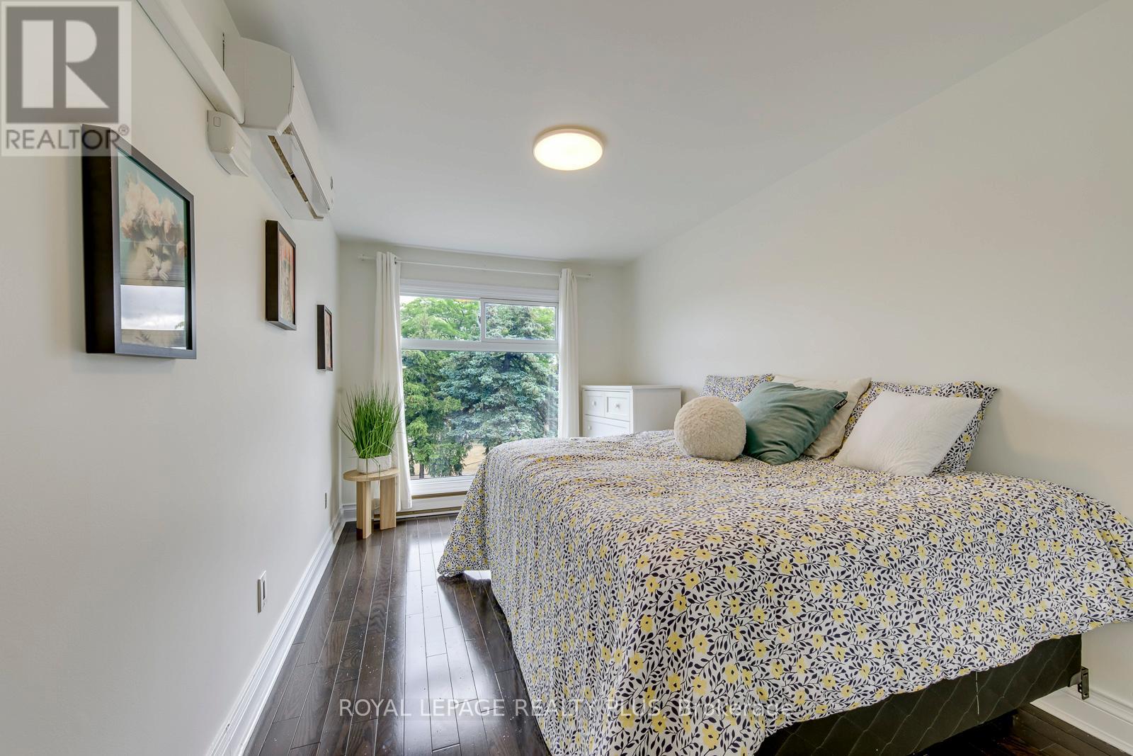 #1 640 RATHBURN ROAD E - 24