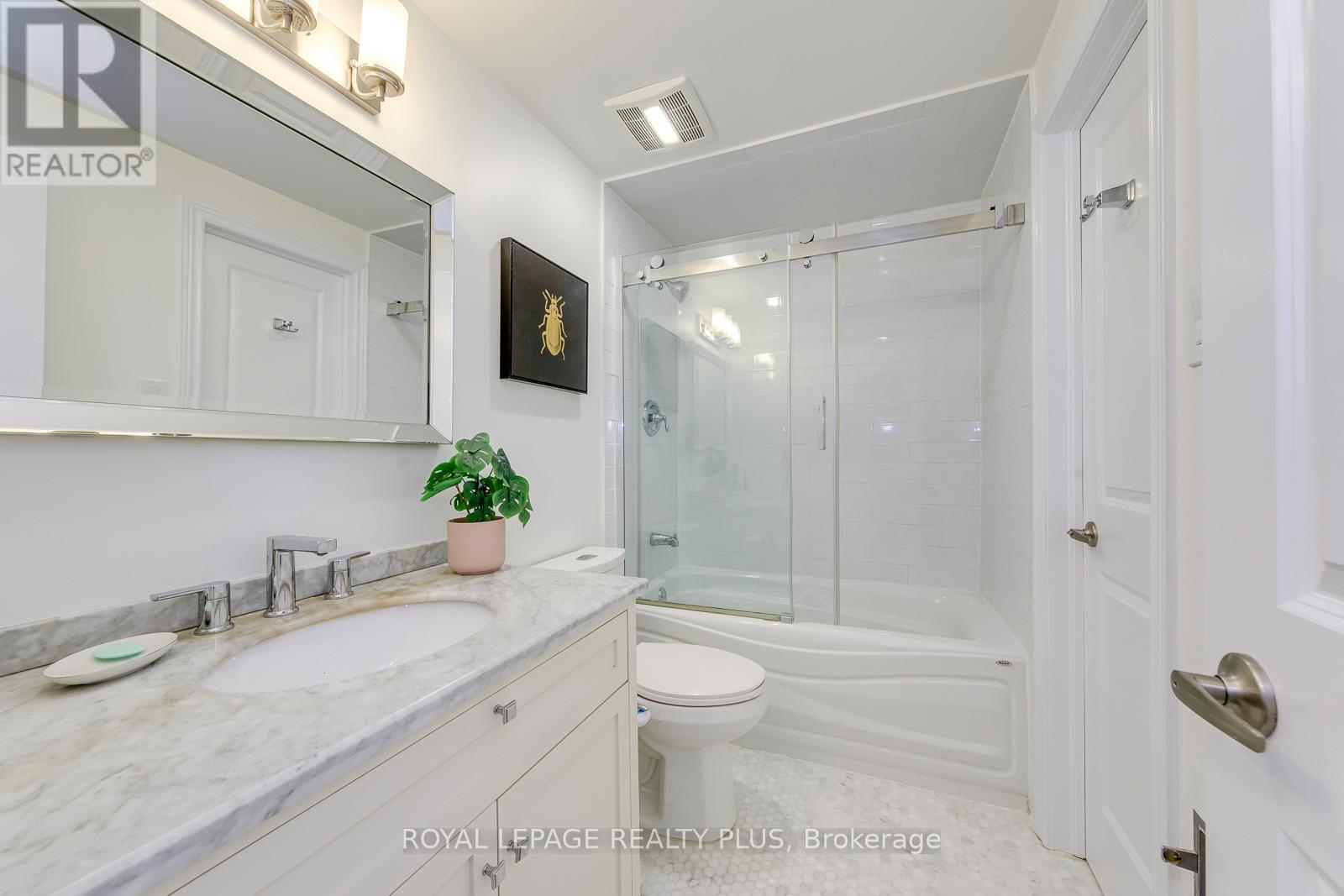 #1 640 RATHBURN ROAD E - 28