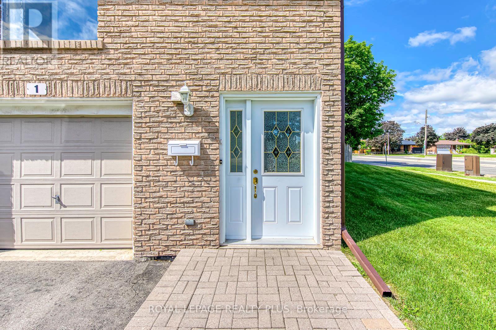 #1 640 RATHBURN ROAD E - 3