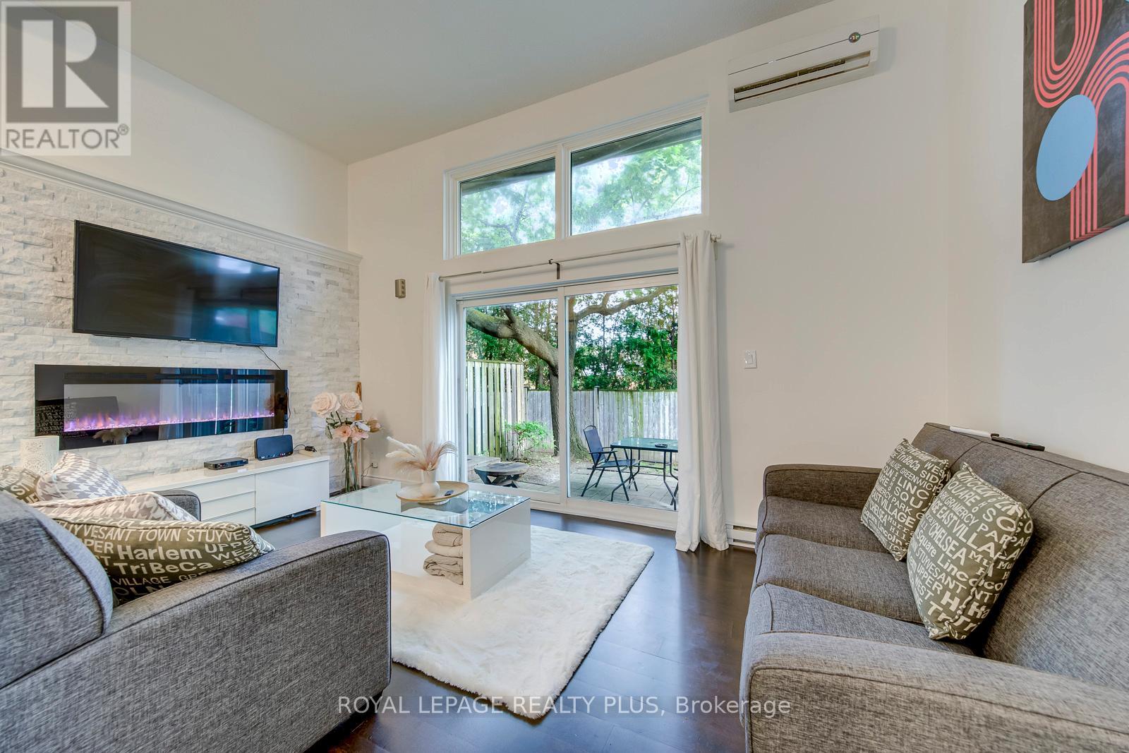 #1 640 RATHBURN ROAD E - 5