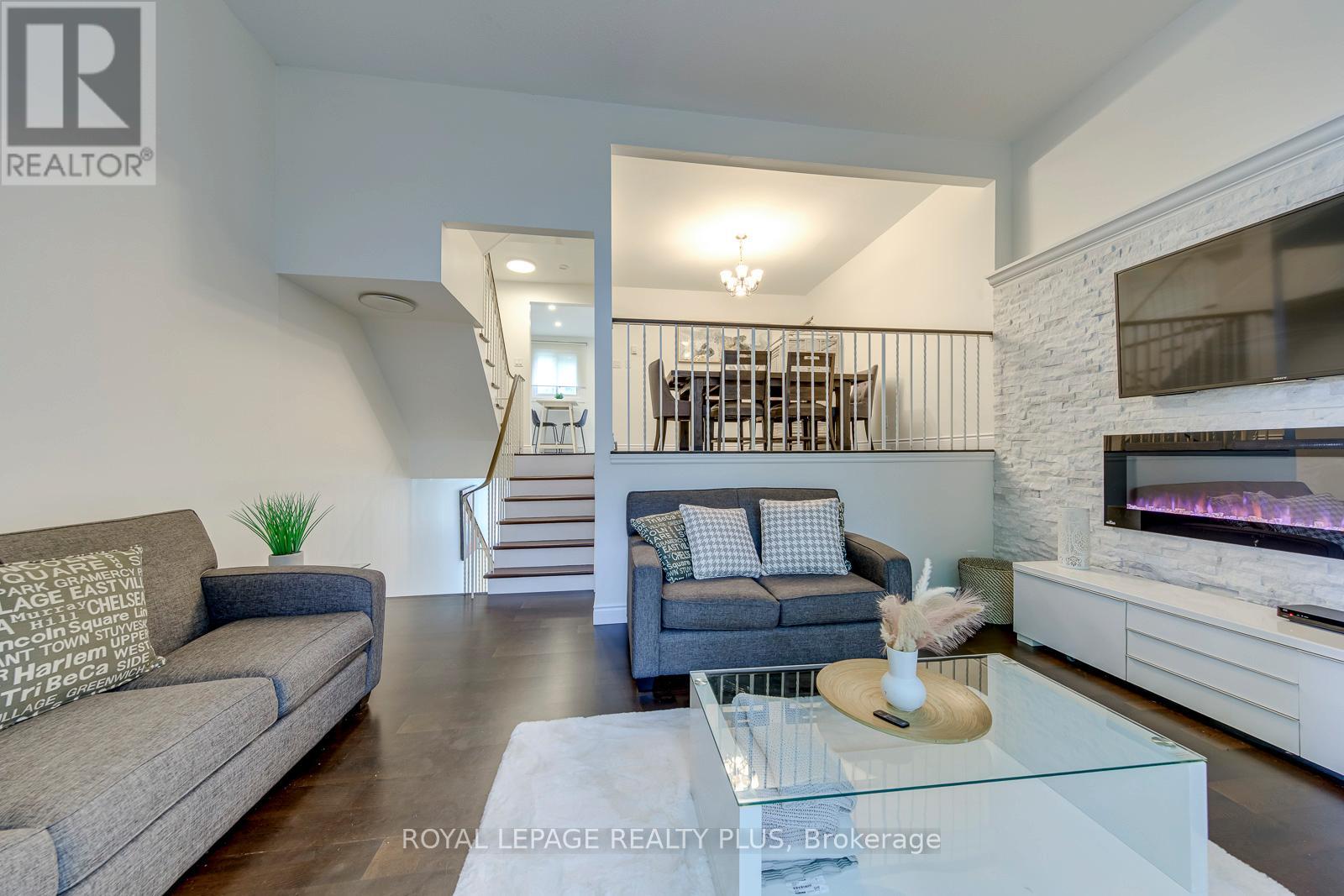 #1 640 RATHBURN ROAD E - 8