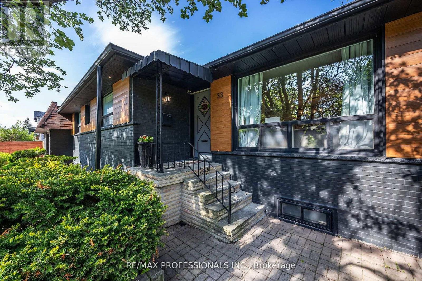 33 BRAMPTON ROAD - 1