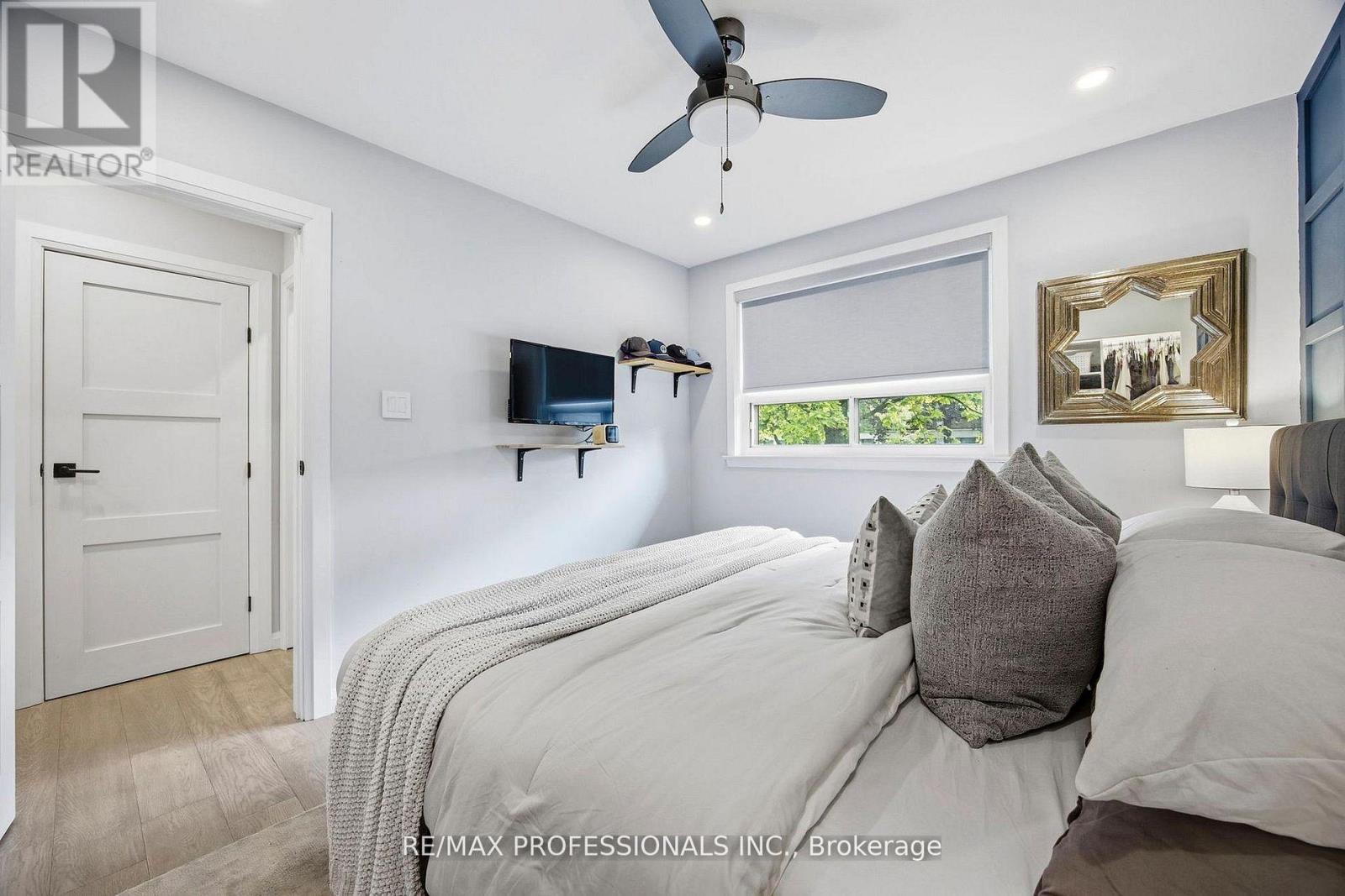33 BRAMPTON ROAD - 17