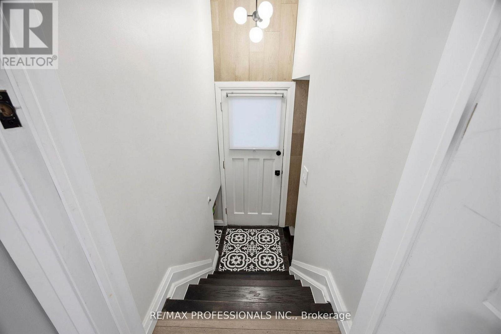 33 BRAMPTON ROAD - 21