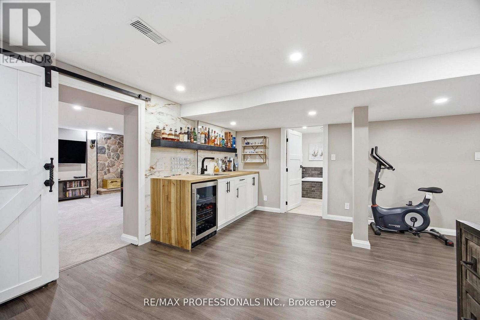 33 BRAMPTON ROAD - 24