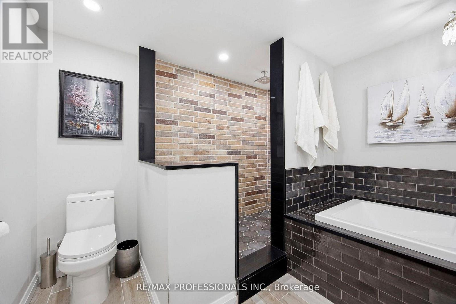 33 BRAMPTON ROAD - 29
