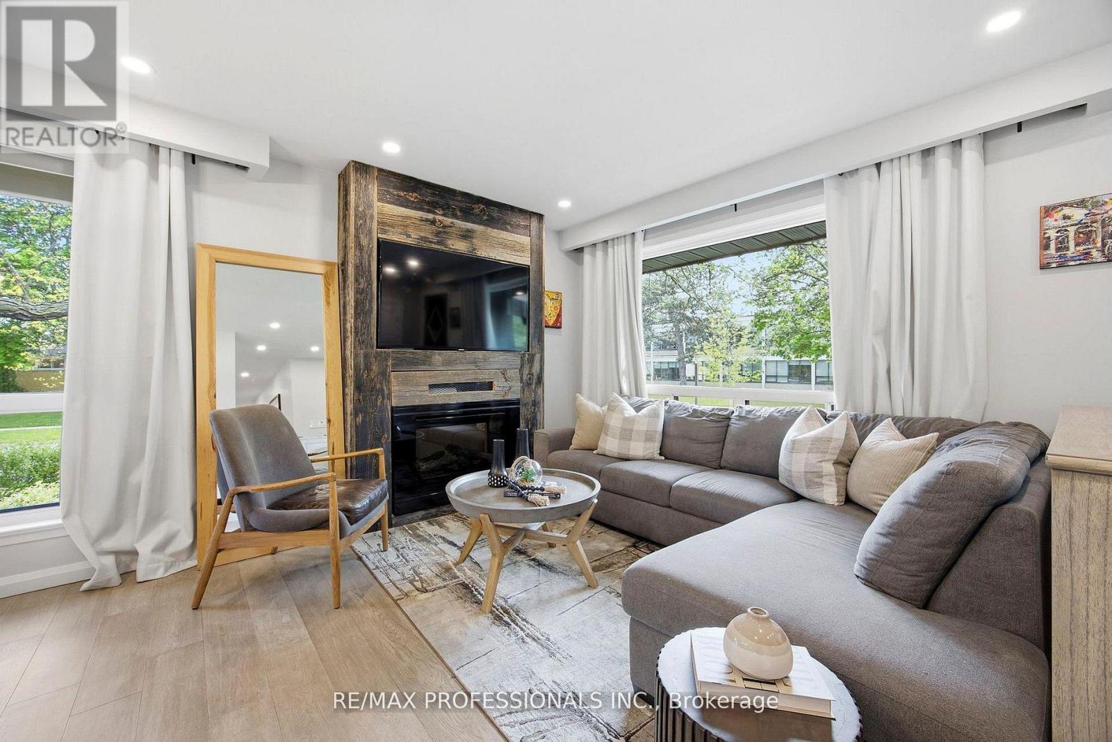 33 BRAMPTON ROAD - 3