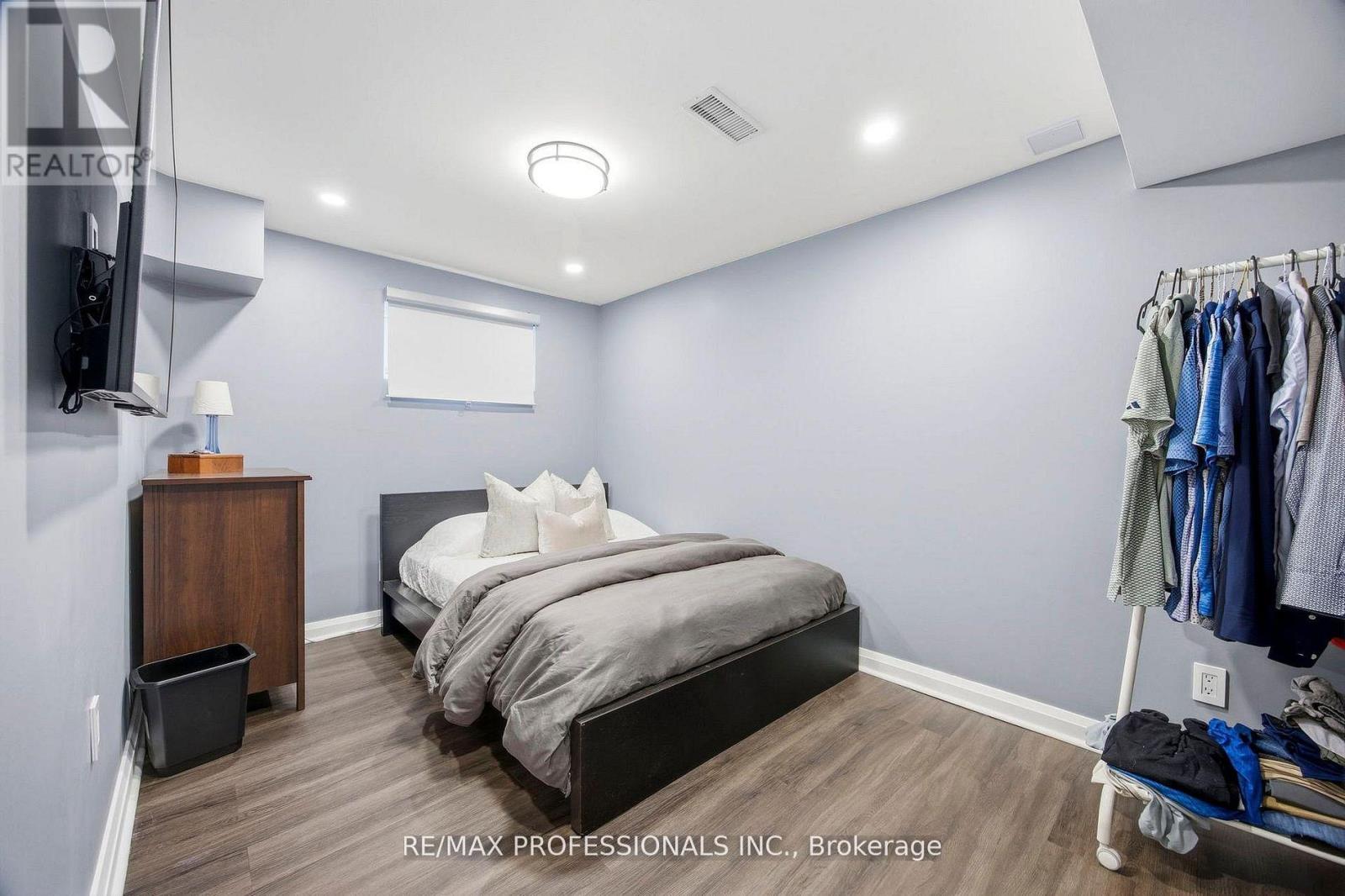 33 BRAMPTON ROAD - 30