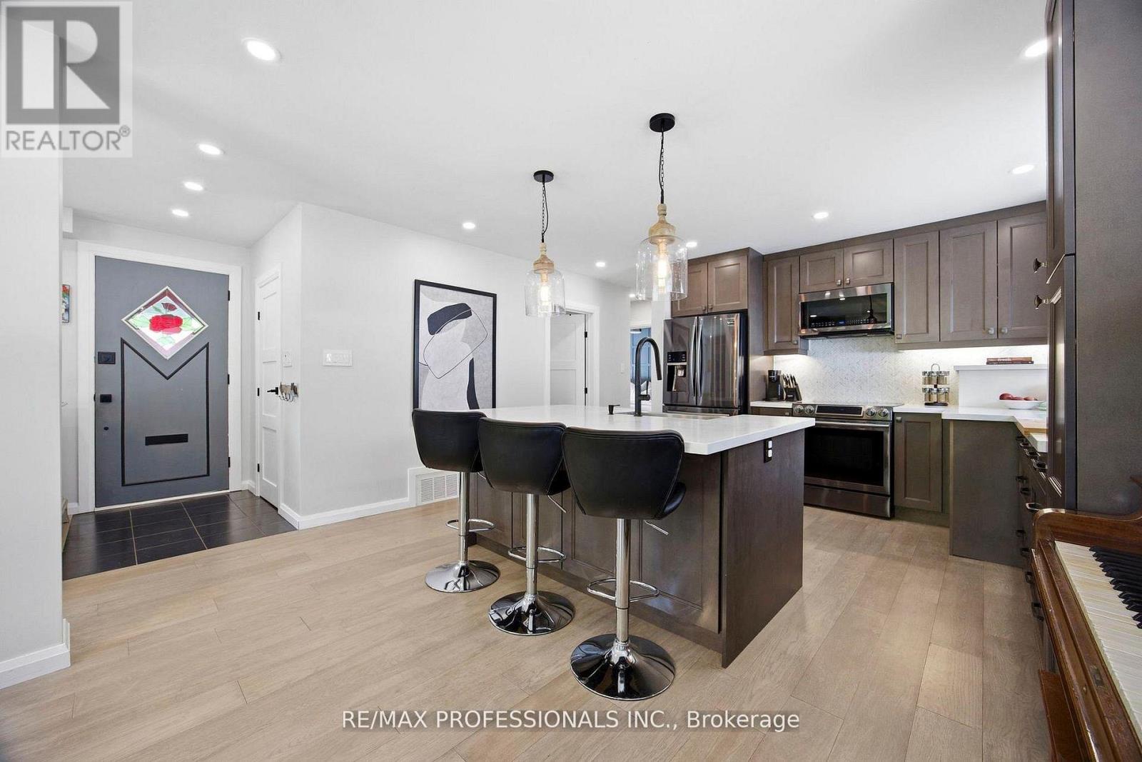33 BRAMPTON ROAD - 8