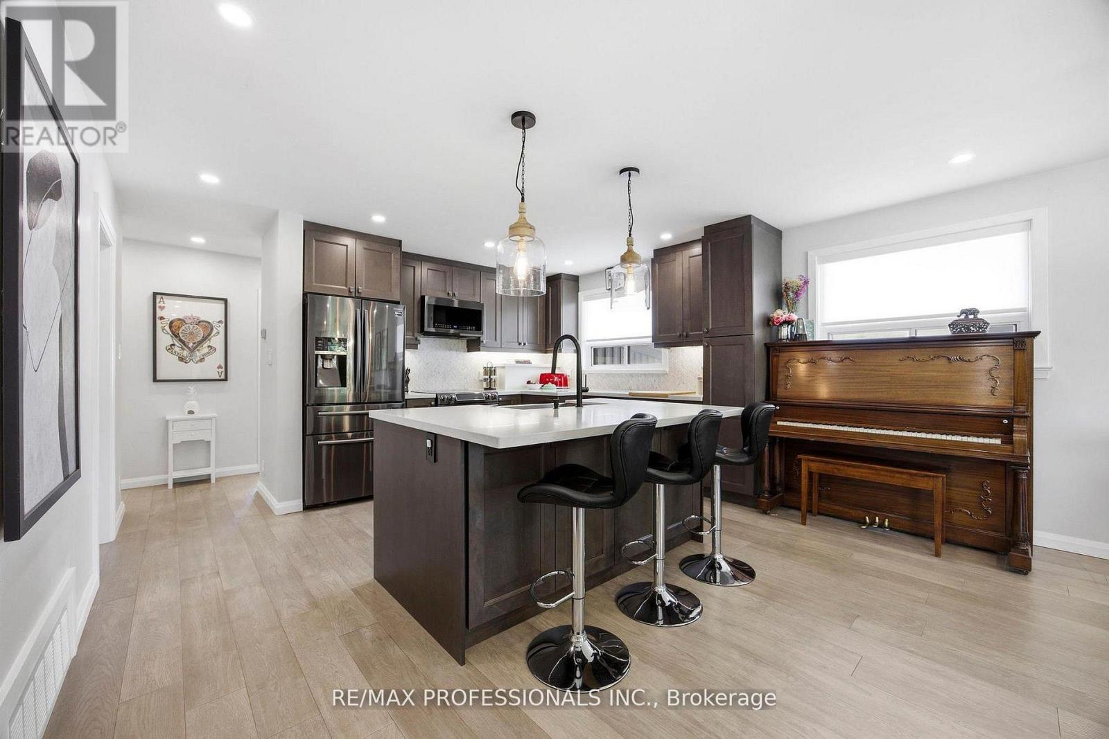33 BRAMPTON ROAD - 9