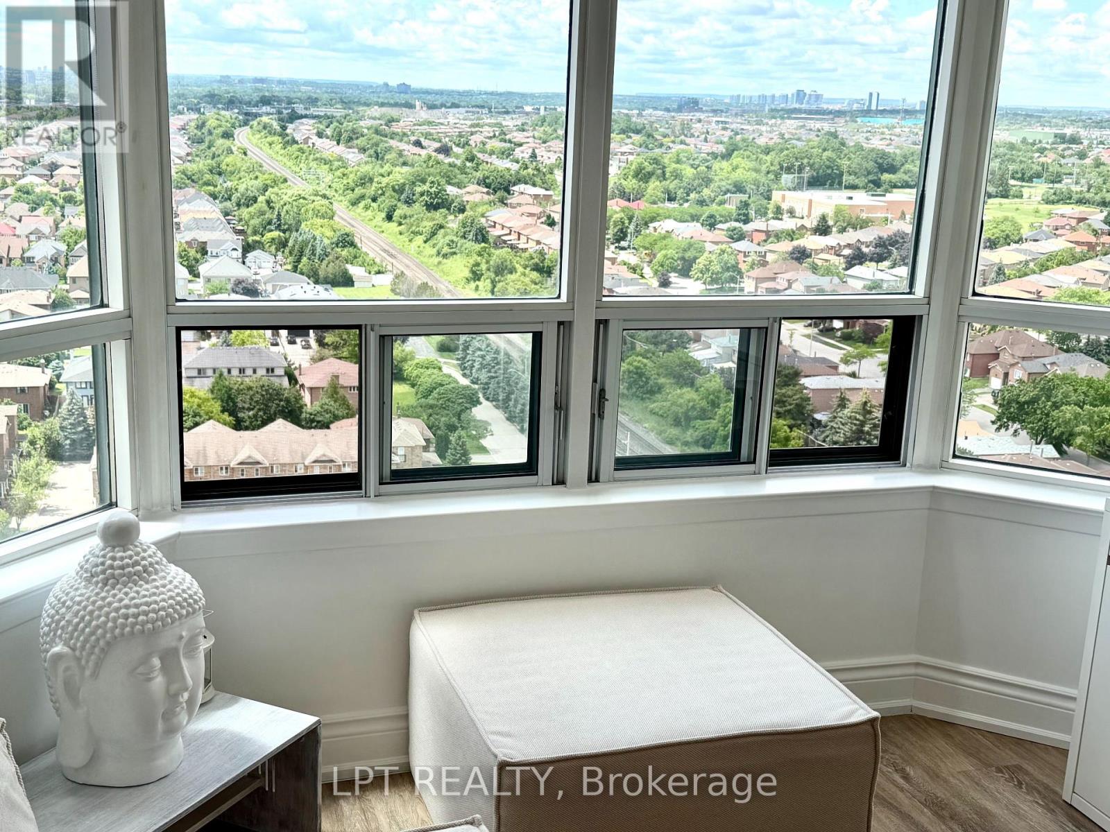 #2307 135 HILLCREST AVENUE - 11