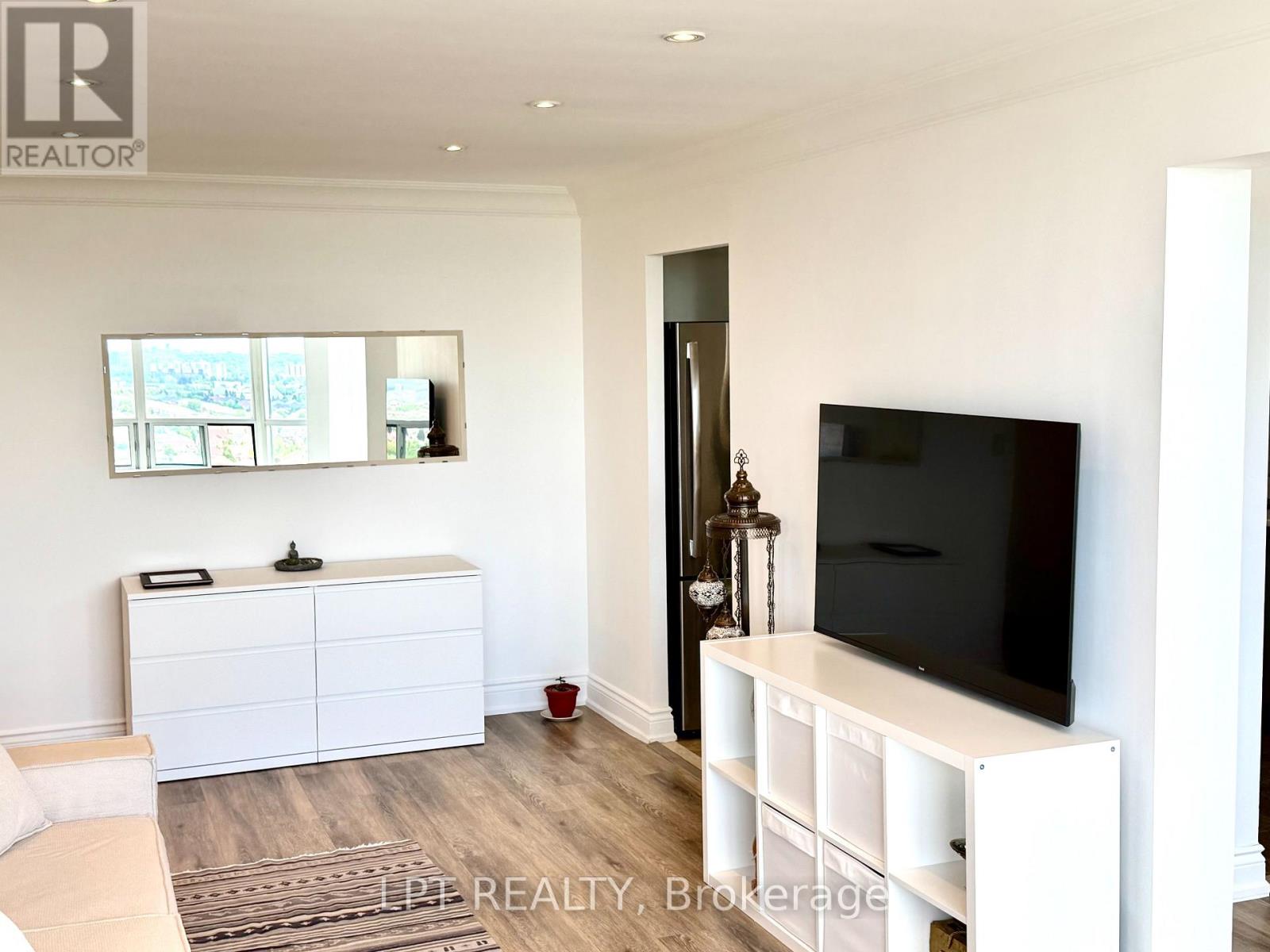 #2307 135 HILLCREST AVENUE - 13