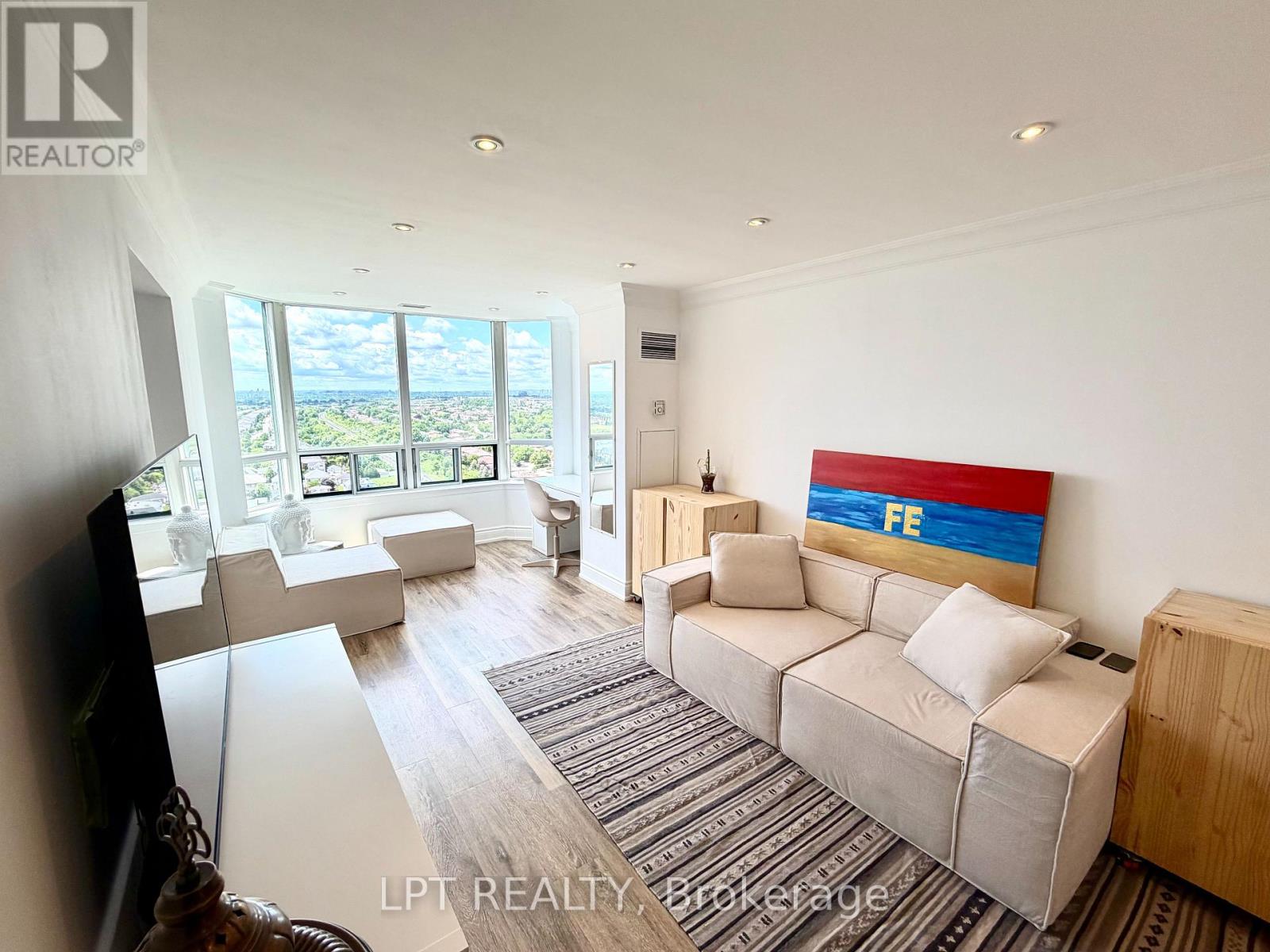 #2307 135 HILLCREST AVENUE - 14