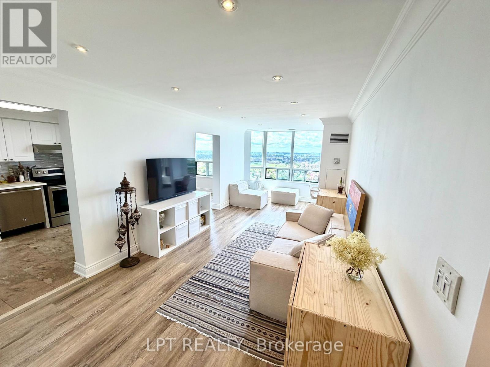 #2307 135 HILLCREST AVENUE - 5