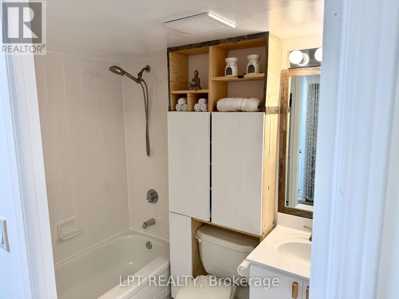 #2307 135 HILLCREST AVENUE - 6