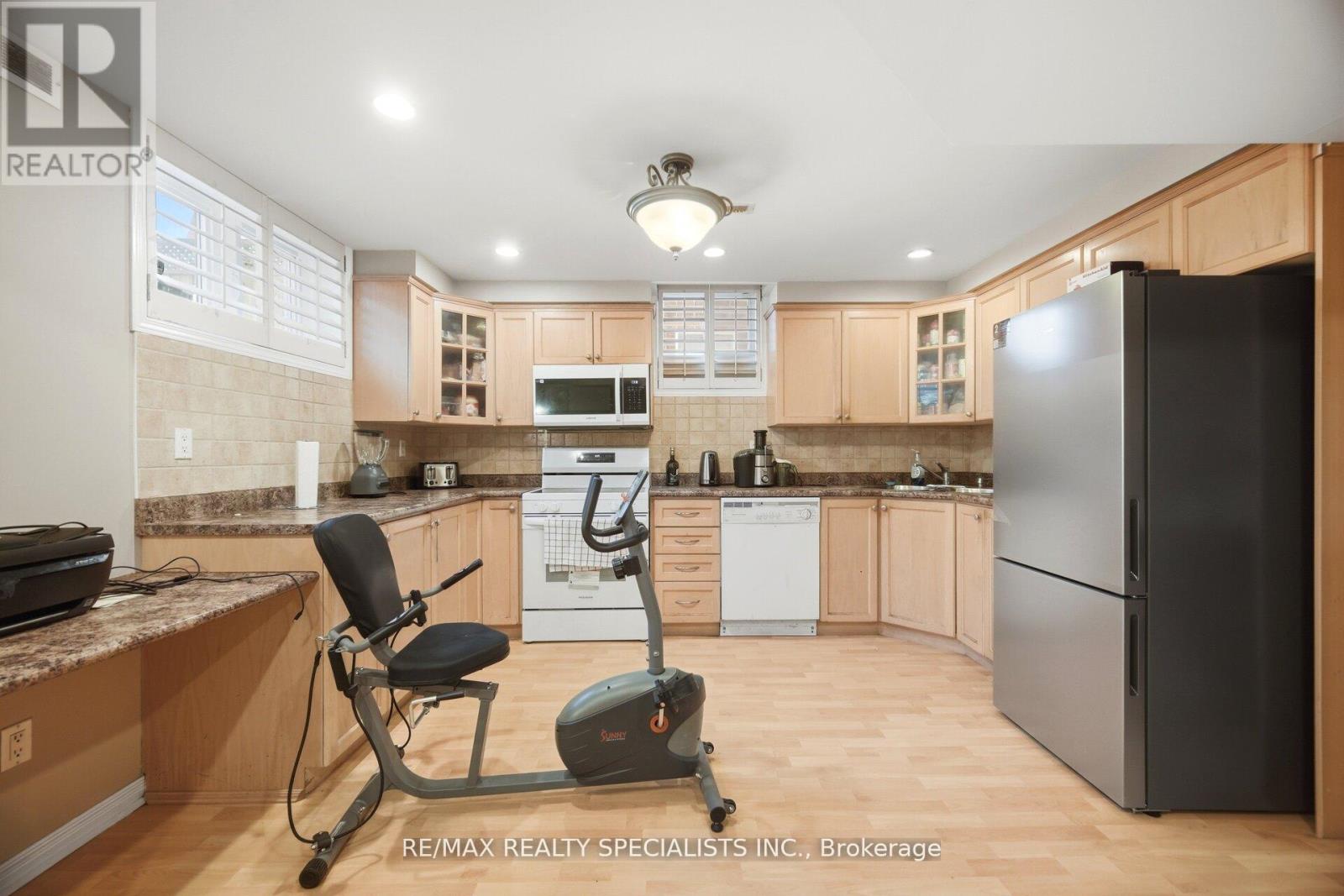 15 EAGLERIDGE DRIVE - 25