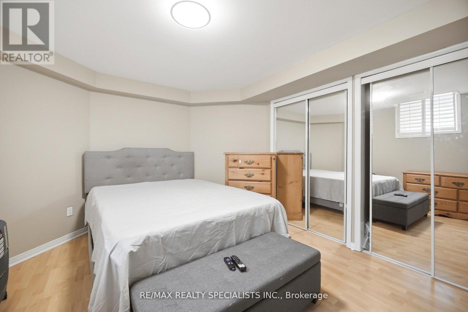 15 EAGLERIDGE DRIVE - 26