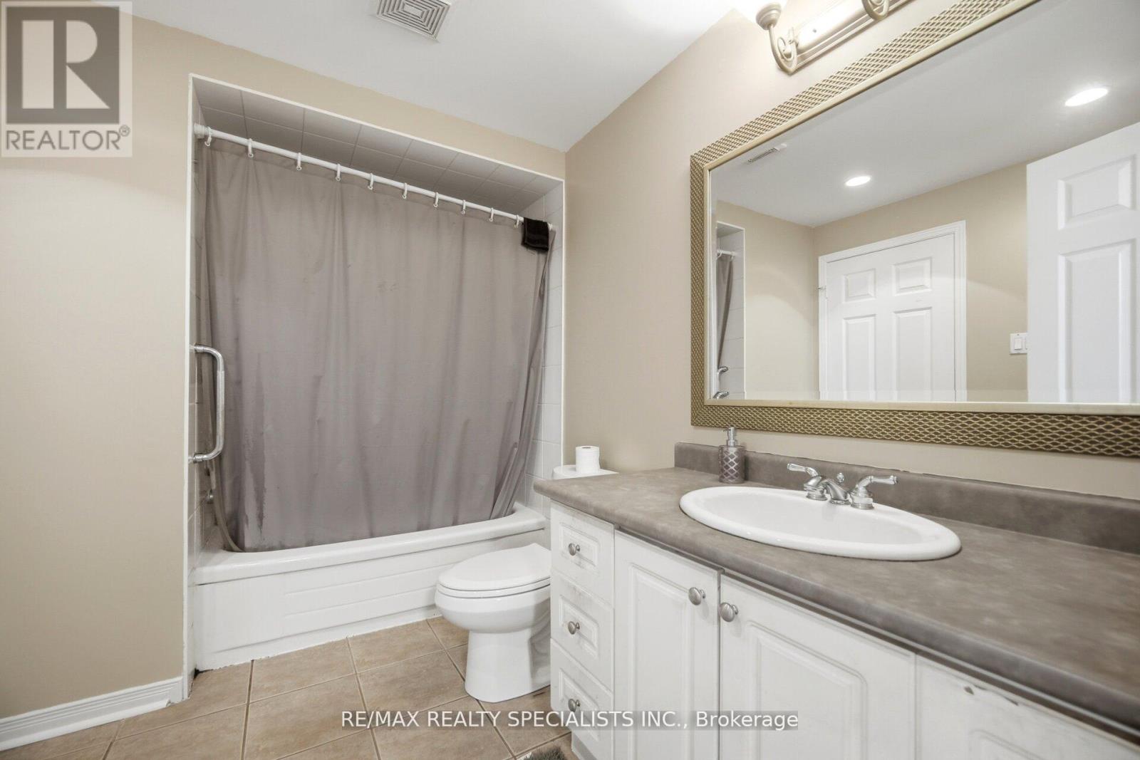 15 EAGLERIDGE DRIVE - 27