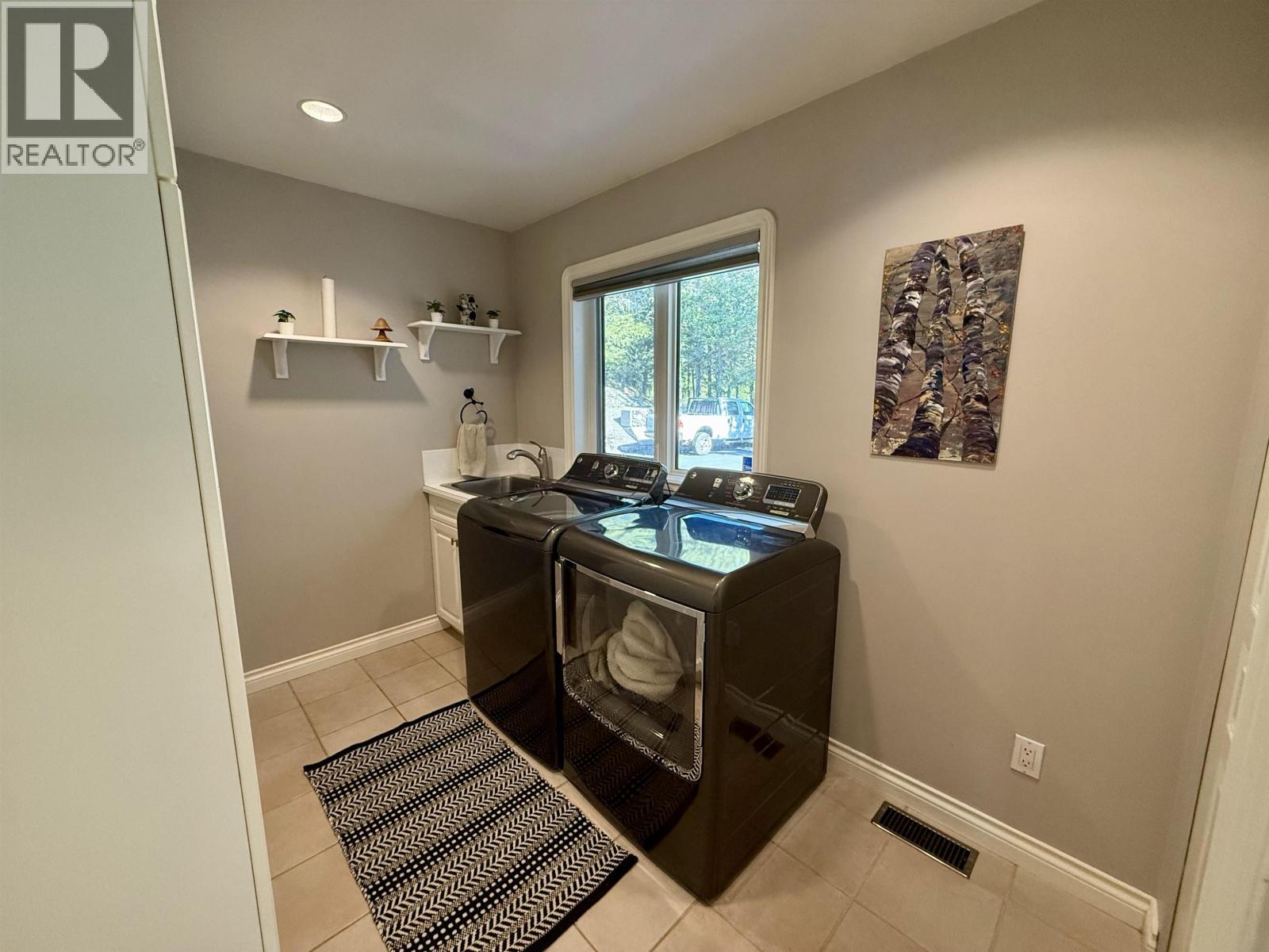 6168 LAKESHORE DRIVE - 18