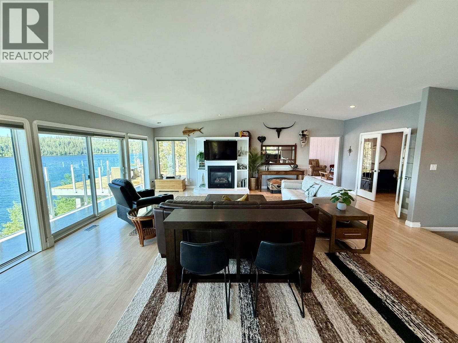 6168 LAKESHORE DRIVE - 10