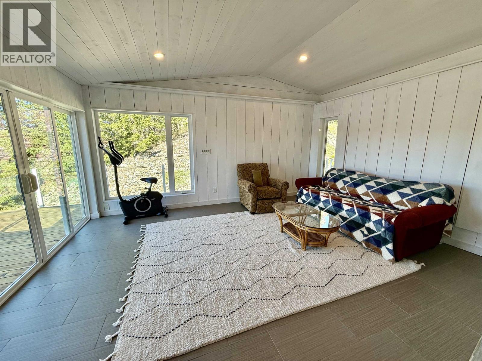 6168 LAKESHORE DRIVE - 20