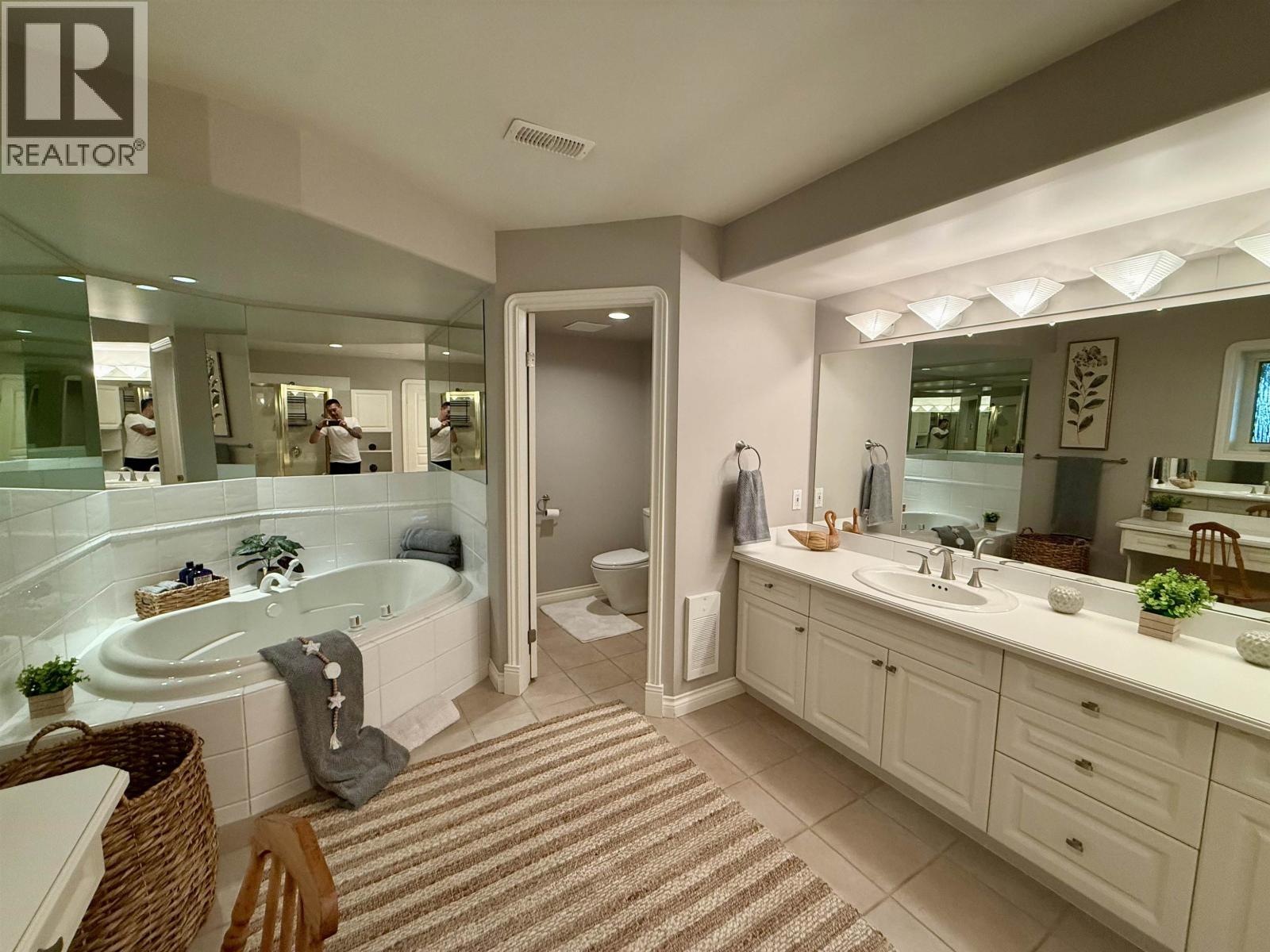 6168 LAKESHORE DRIVE - 25