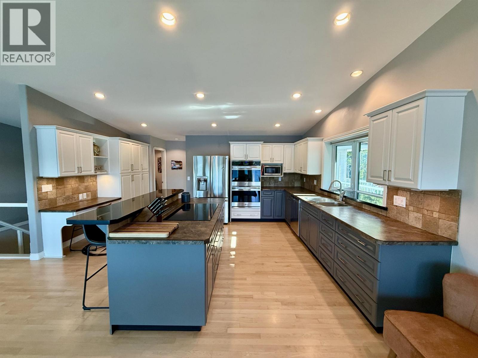 6168 LAKESHORE DRIVE - Image 13