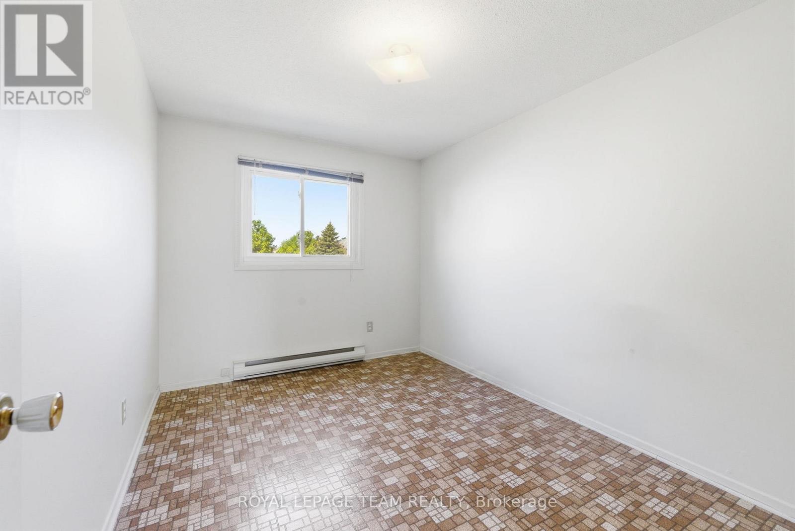 4 Bed, 2 Bath Apartment for Sale in Ottawa – 127 – 3116 STOCKTON DRIVE, Ottawa – MLS# X13469258 - Image 13