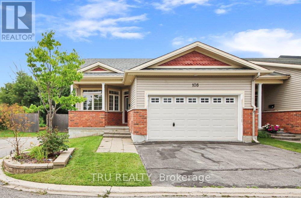 3 Bed, 3 Bath House for Sale in Ottawa – 108 VILLAGEVIEW PRIVATE, Ottawa – MLS# X13027294 - Image 2